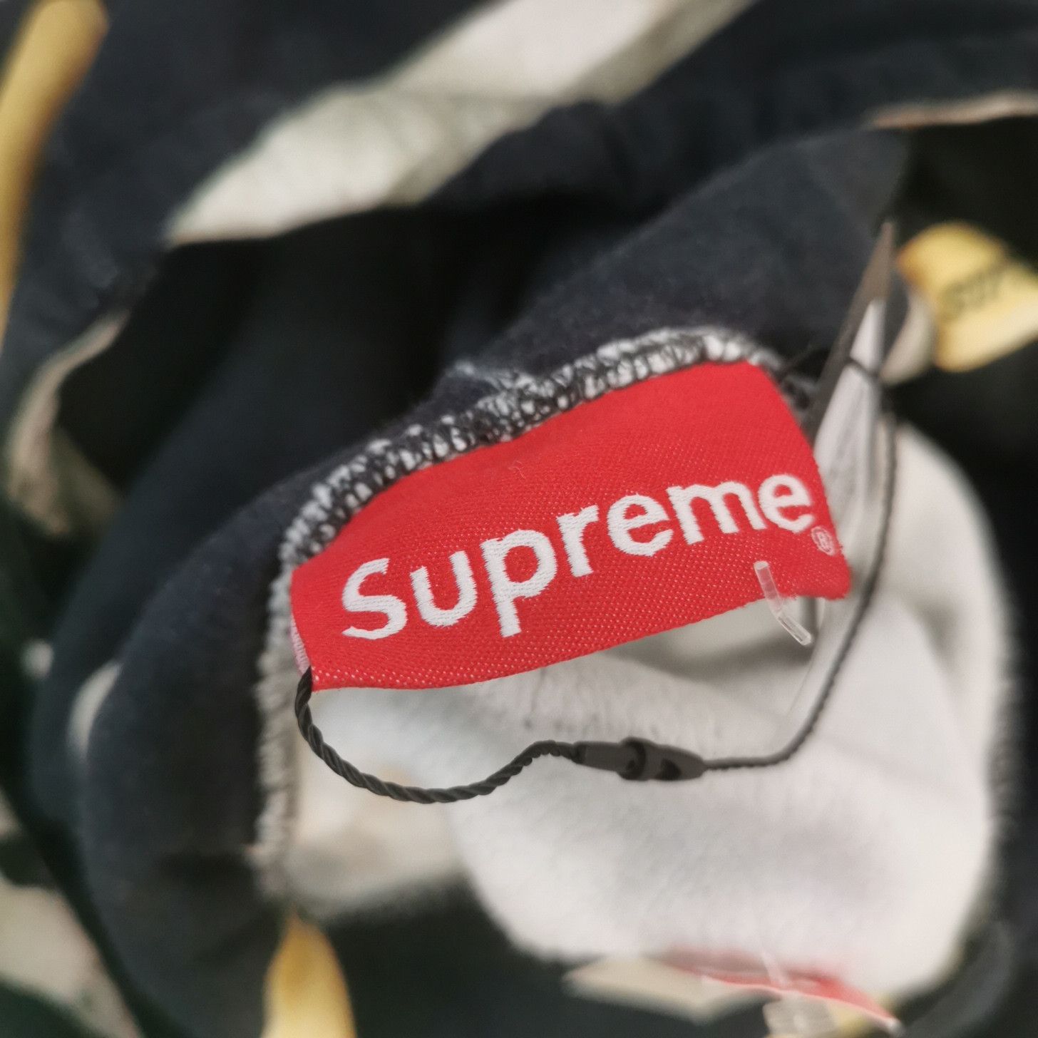 Supreme Supreme Shears Print Hoodie Size XL Size US XL / EU 56 / 4 - 5 Thumbnail