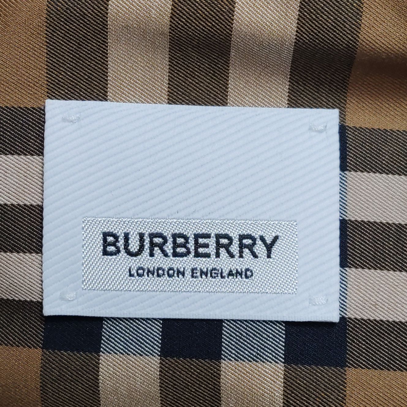Burberry Burberry Contrast Check Button Up Shirt Size M Size US M / EU 48-50 / 2 - 5 Thumbnail