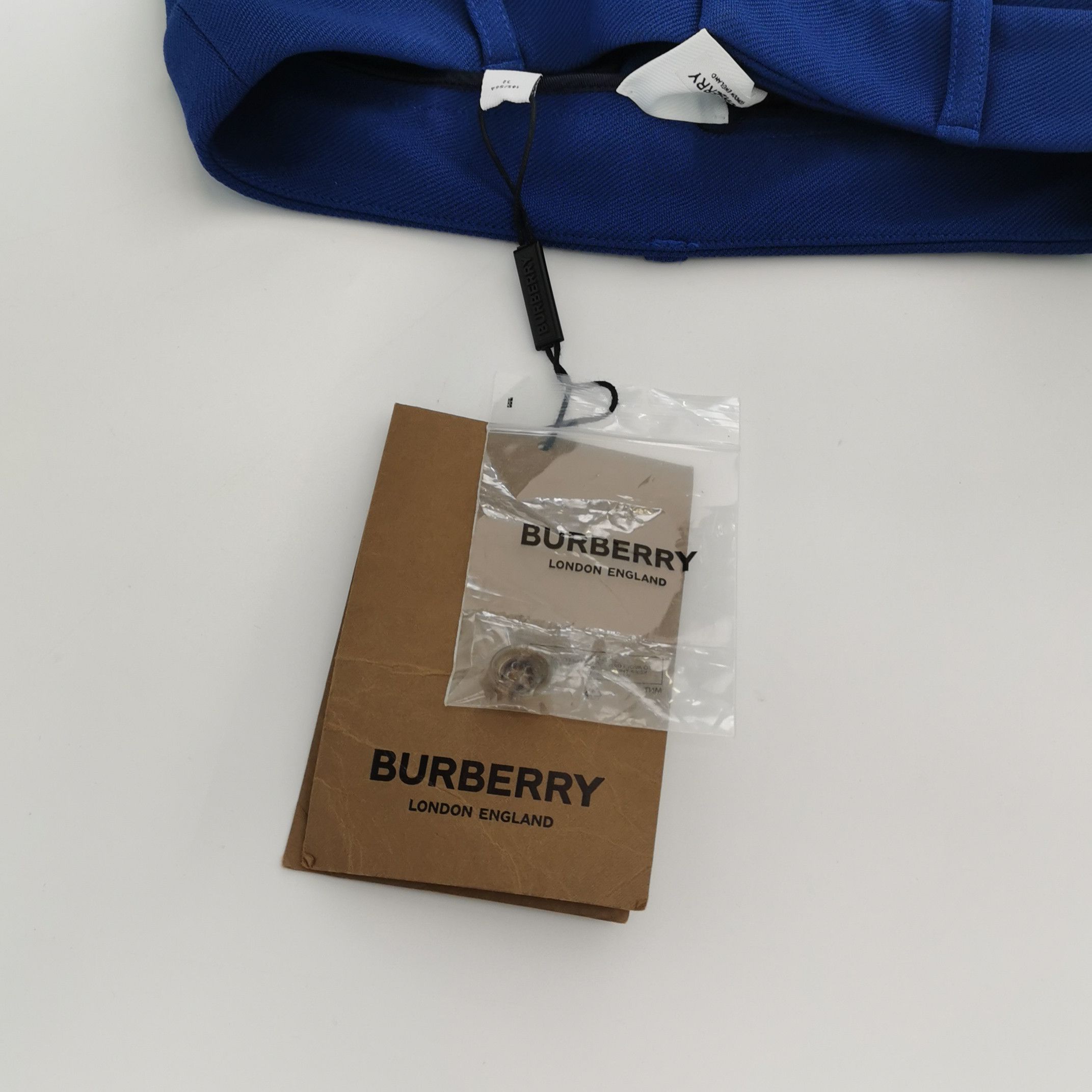 Burberry Burberry Blue Solid Trousers US 0 Size 24" / US 00 / IT 34 - 4 Thumbnail