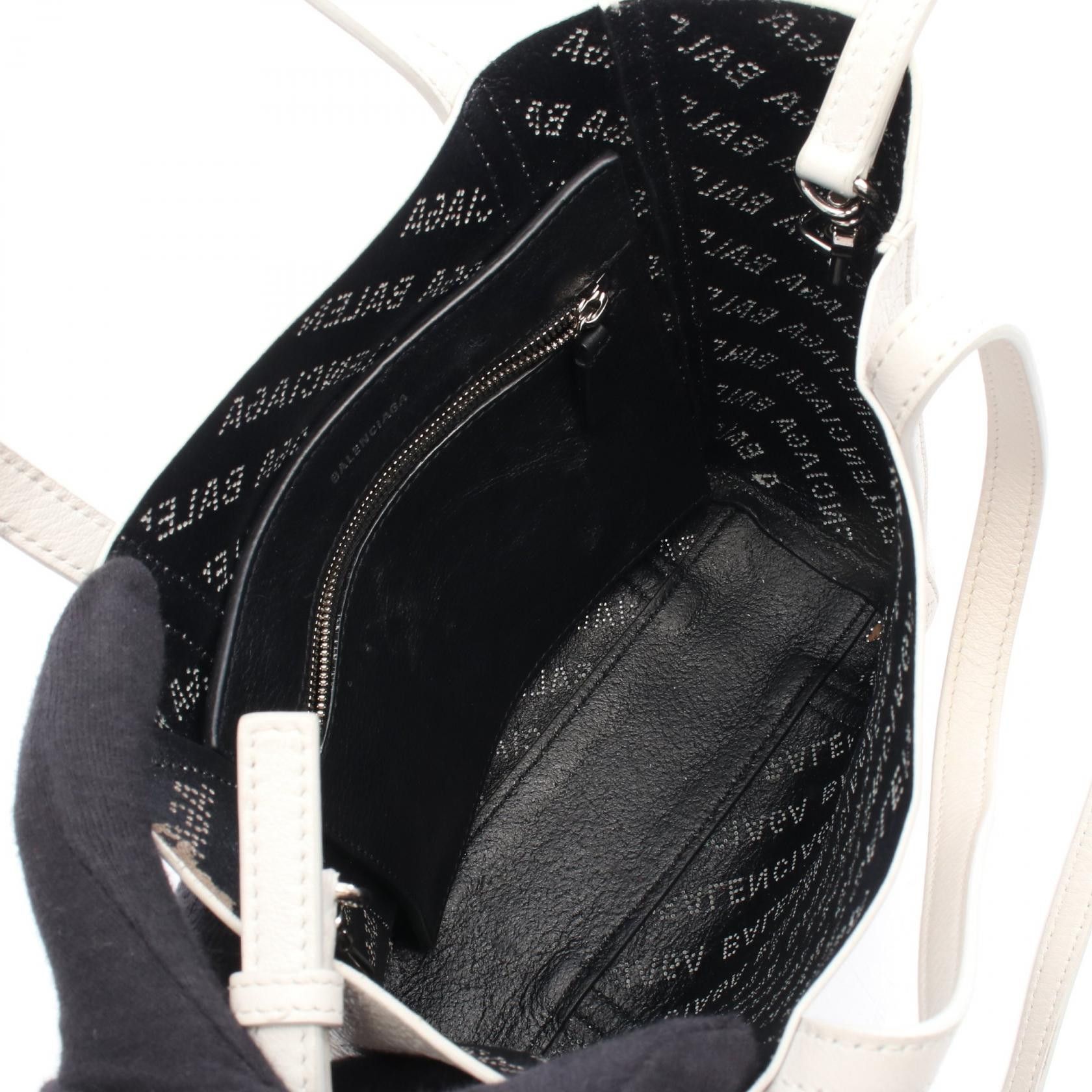 Balenciaga Balenciaga Balenciaga Everyday XXS Leather Tote Bag Leather Tote Bag DUTY FREE for USA Size ONE SIZE - 3 Thumbnail