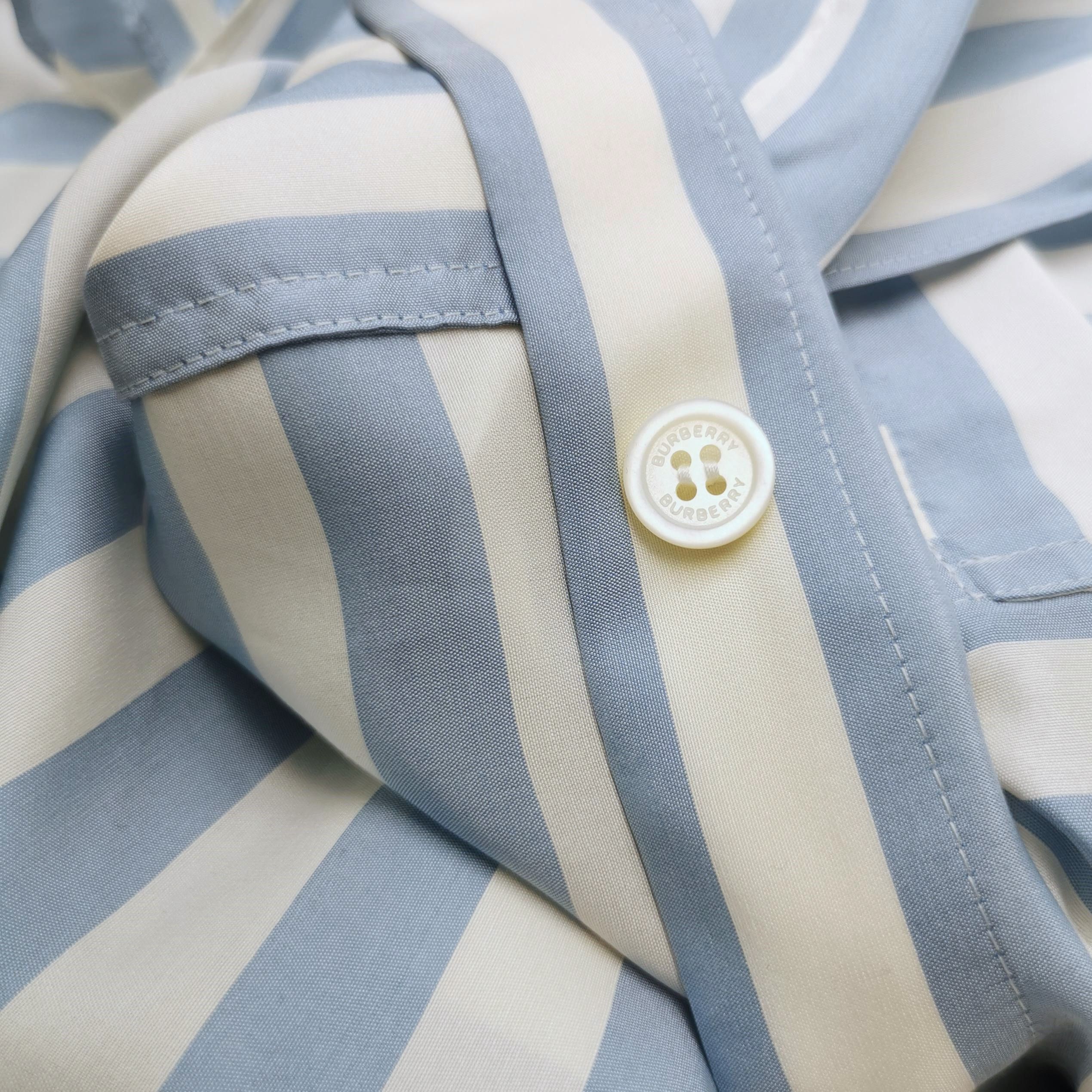 Burberry Burberry Women s Button Ups Size S / US 4 / IT 40 - 3 Thumbnail
