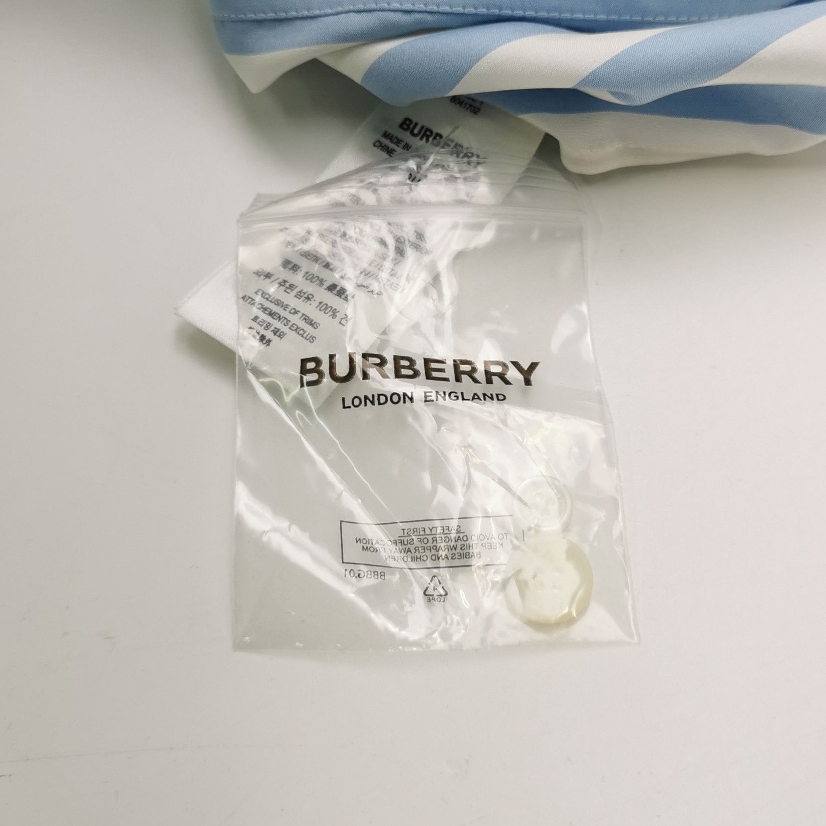Burberry Burberry Women s Button Ups Size S / US 4 / IT 40 - 5 Thumbnail