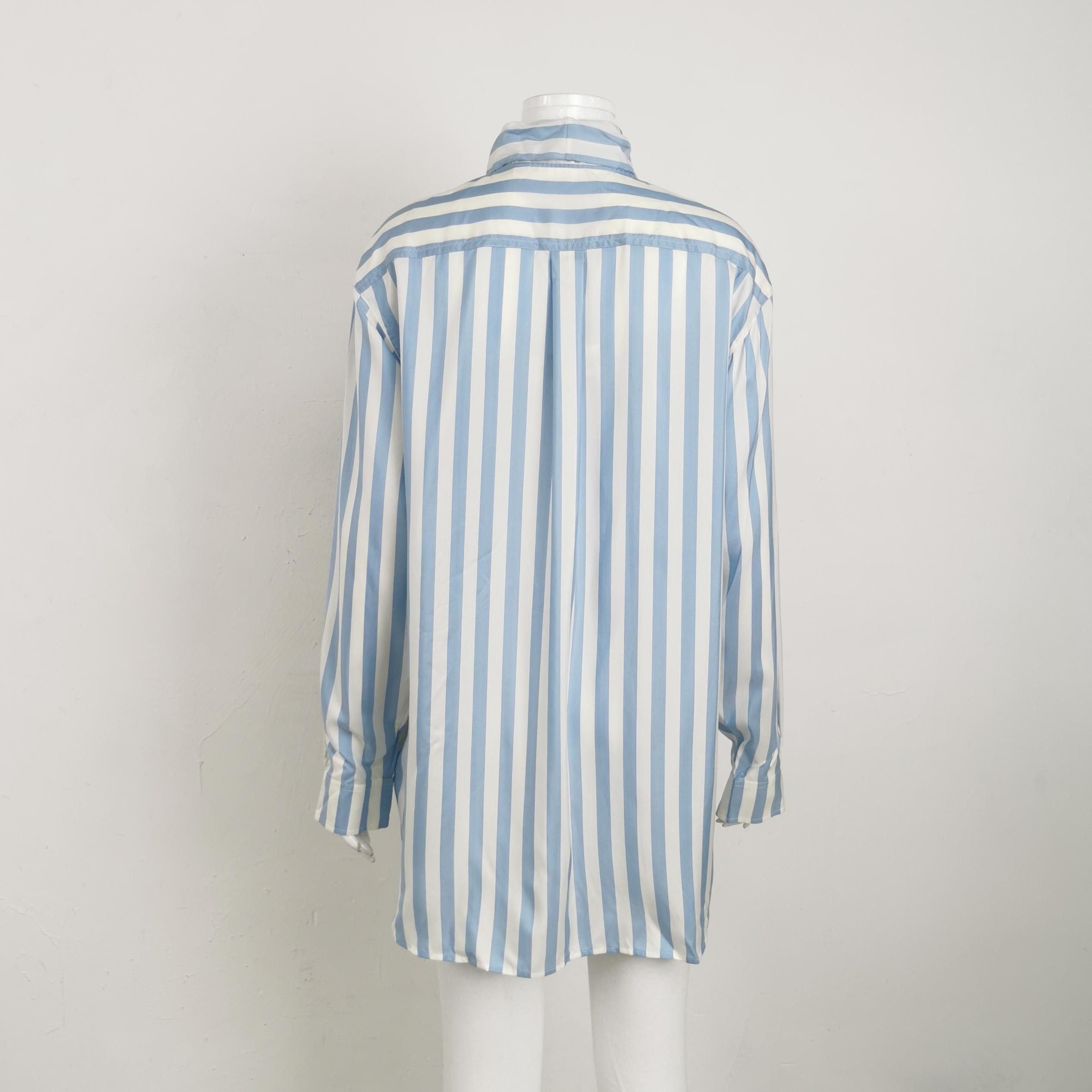 Burberry Burberry Women s Button Ups Size S / US 4 / IT 40 - 2 Thumbnail