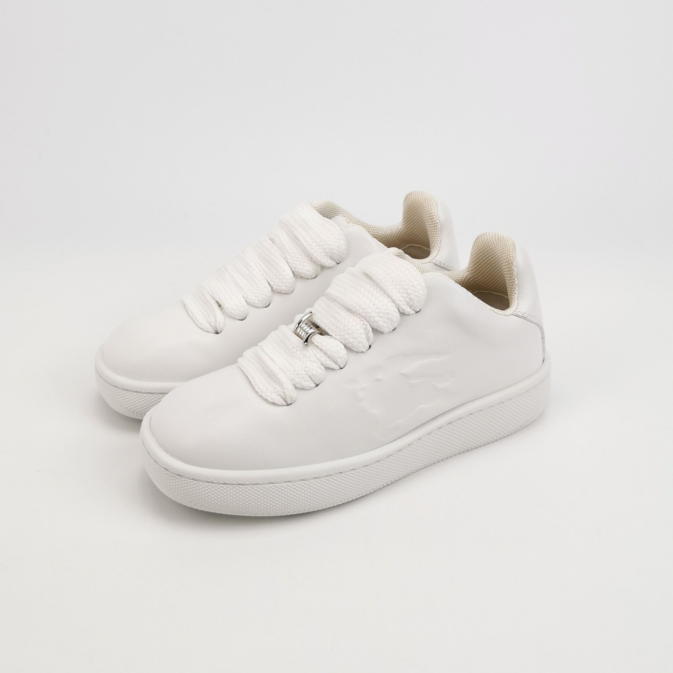 Burberry Burberry Women 6 Lowtop Sneakers Size US 6 / IT 36 - 2 Thumbnail
