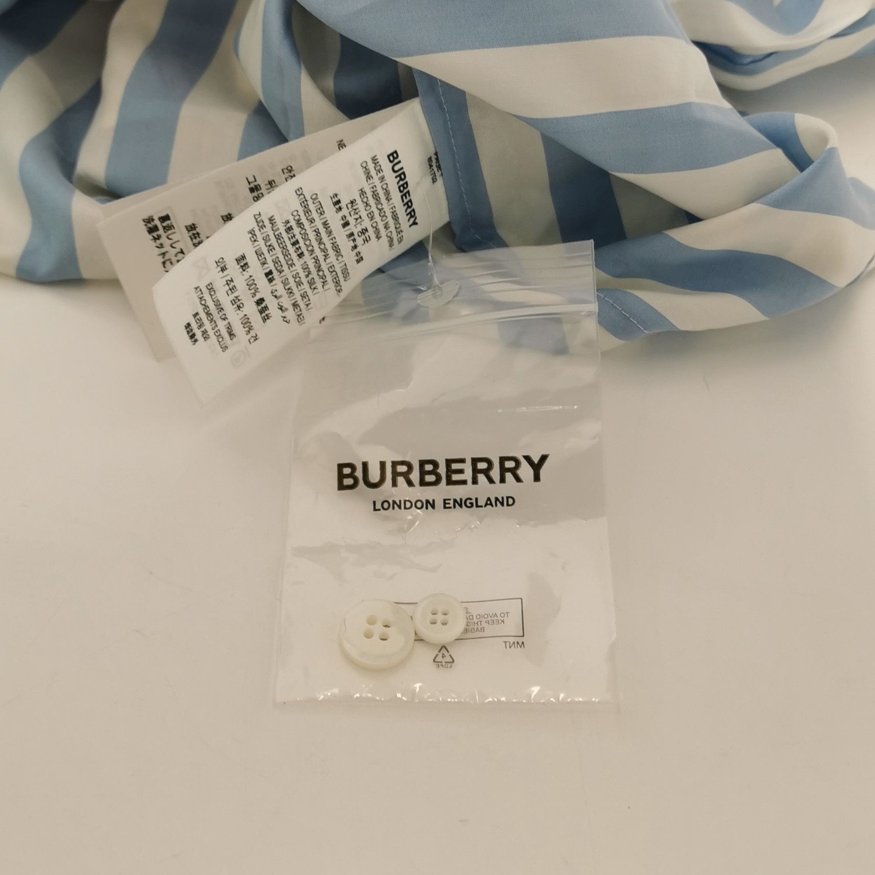 Burberry Burberry Women 2 Button Ups Size XS / US 0-2 / IT 36-38 - 5 Thumbnail