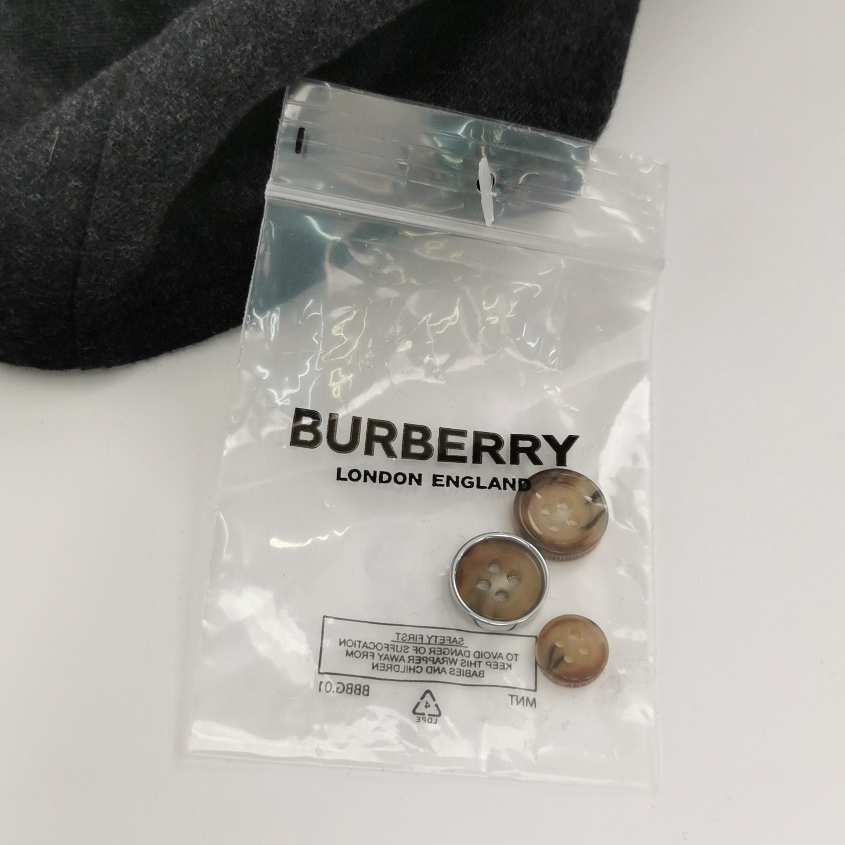 Burberry Burberry Women s Button Ups Size S / US 4 / IT 40 - 5 Thumbnail