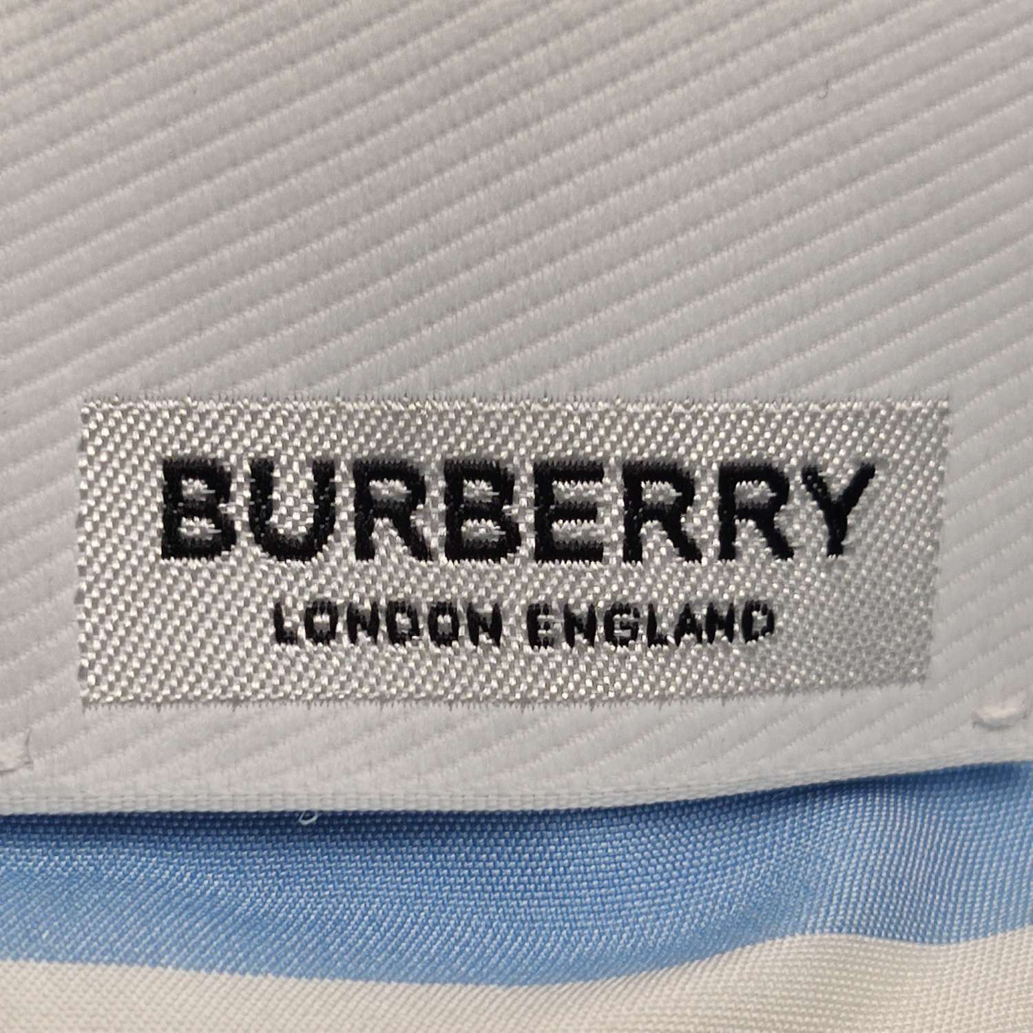 Burberry Burberry Women 2 Button Ups Size XS / US 0-2 / IT 36-38 - 5 Thumbnail