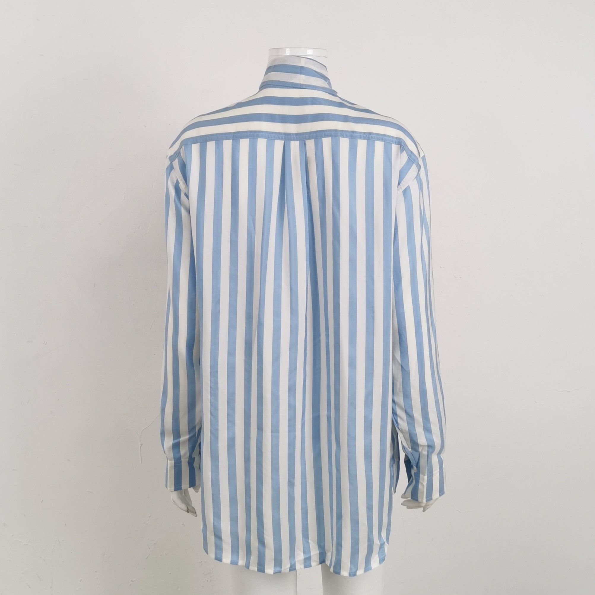 Burberry Burberry Women 2 Button Ups Size XS / US 0-2 / IT 36-38 - 2 Thumbnail