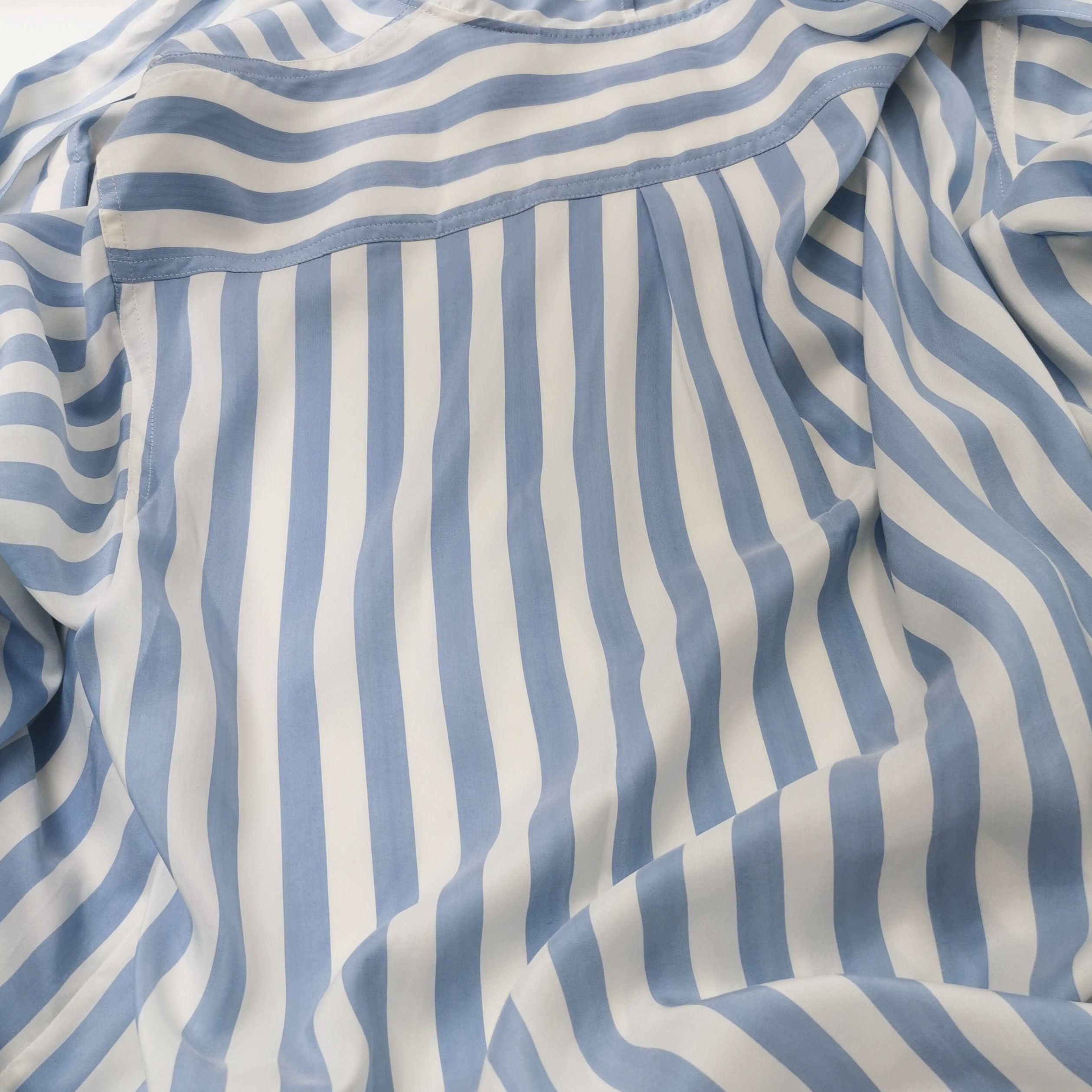 Burberry Burberry Women 2 Button Ups Size XS / US 0-2 / IT 36-38 - 3 Thumbnail