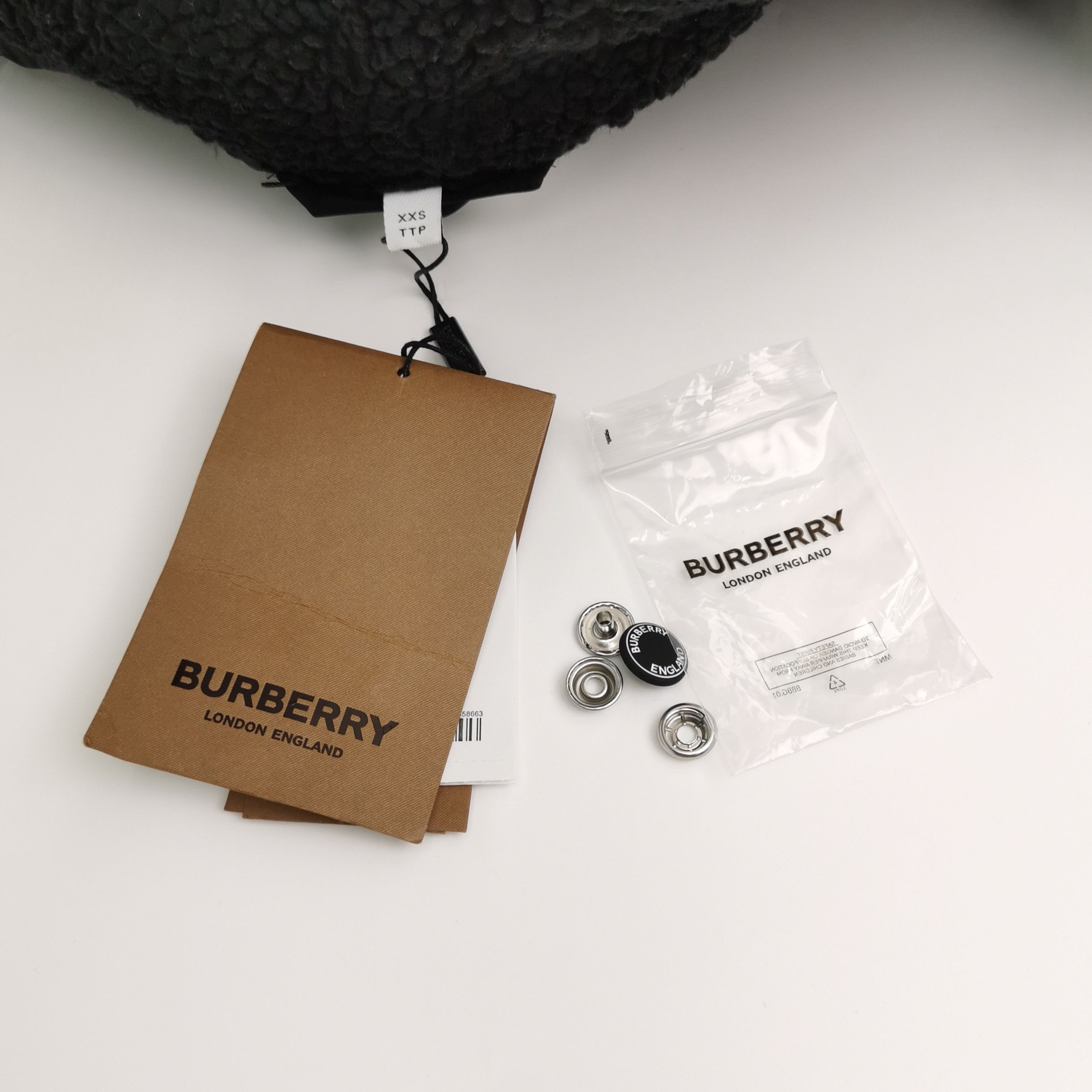 Burberry Burberry Women m Down Jackets Size M / US 6-8 / IT 42-44 - 4 Thumbnail