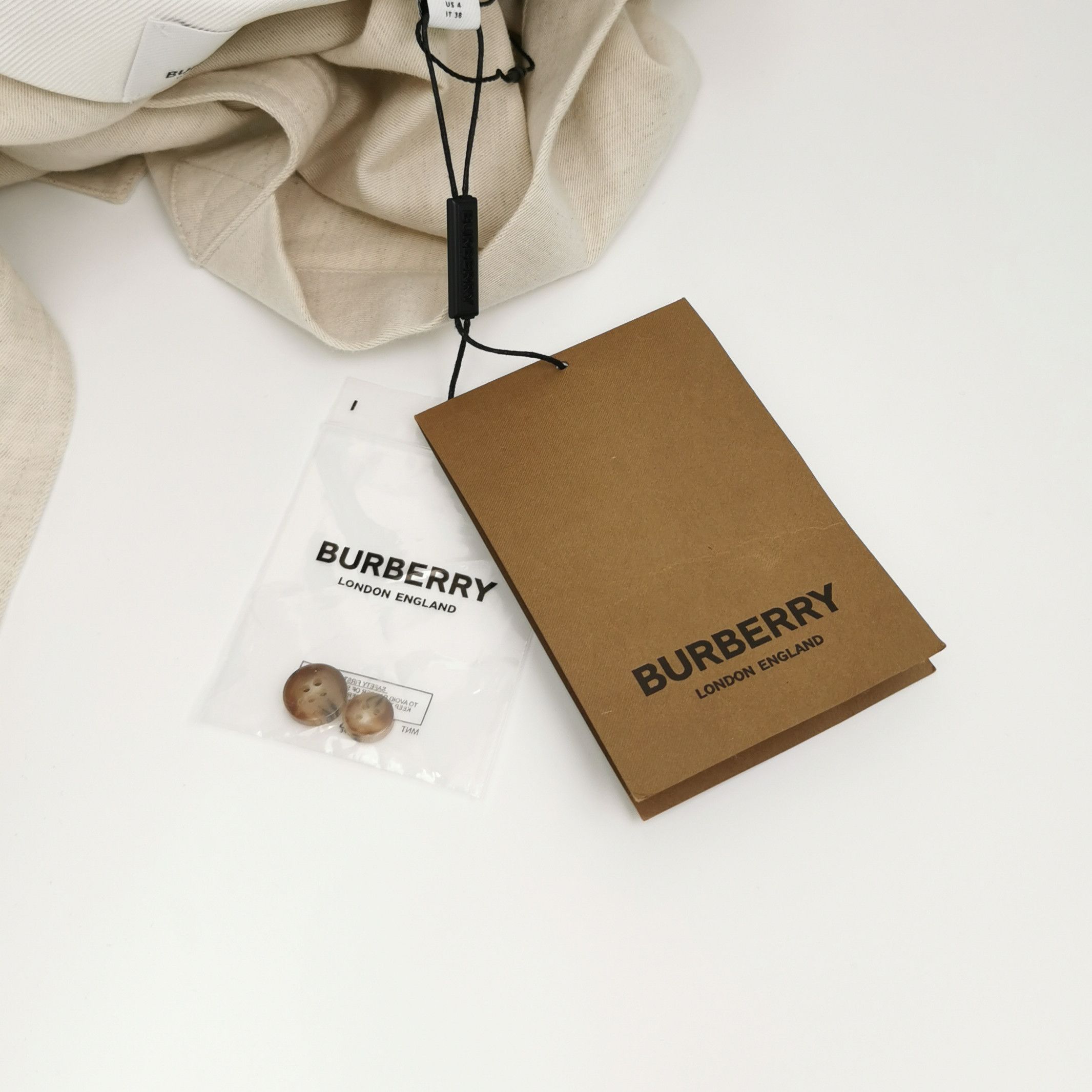 Burberry Burberry Women s Button Ups Size S / US 4 / IT 40 - 4 Thumbnail