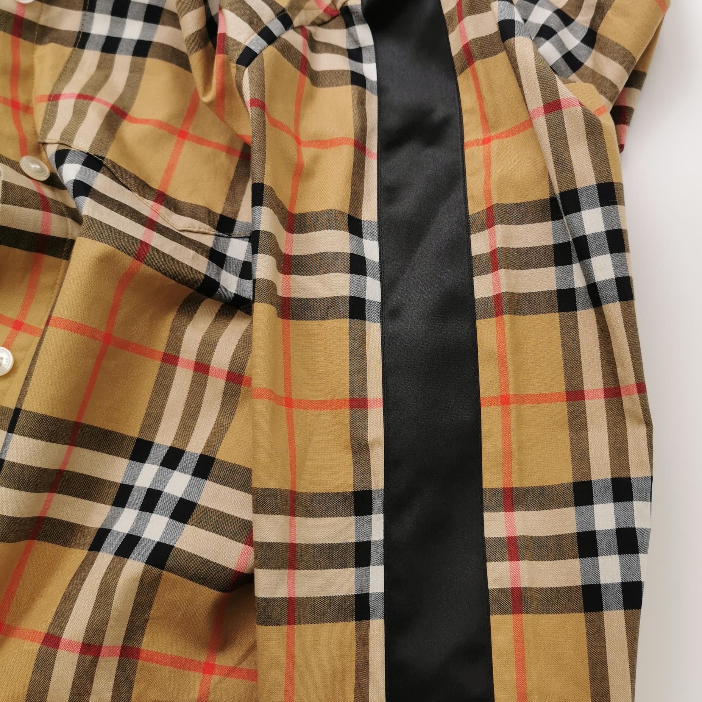Burberry Burberry Women 2 Button Ups Size XS / US 0-2 / IT 36-38 - 3 Thumbnail