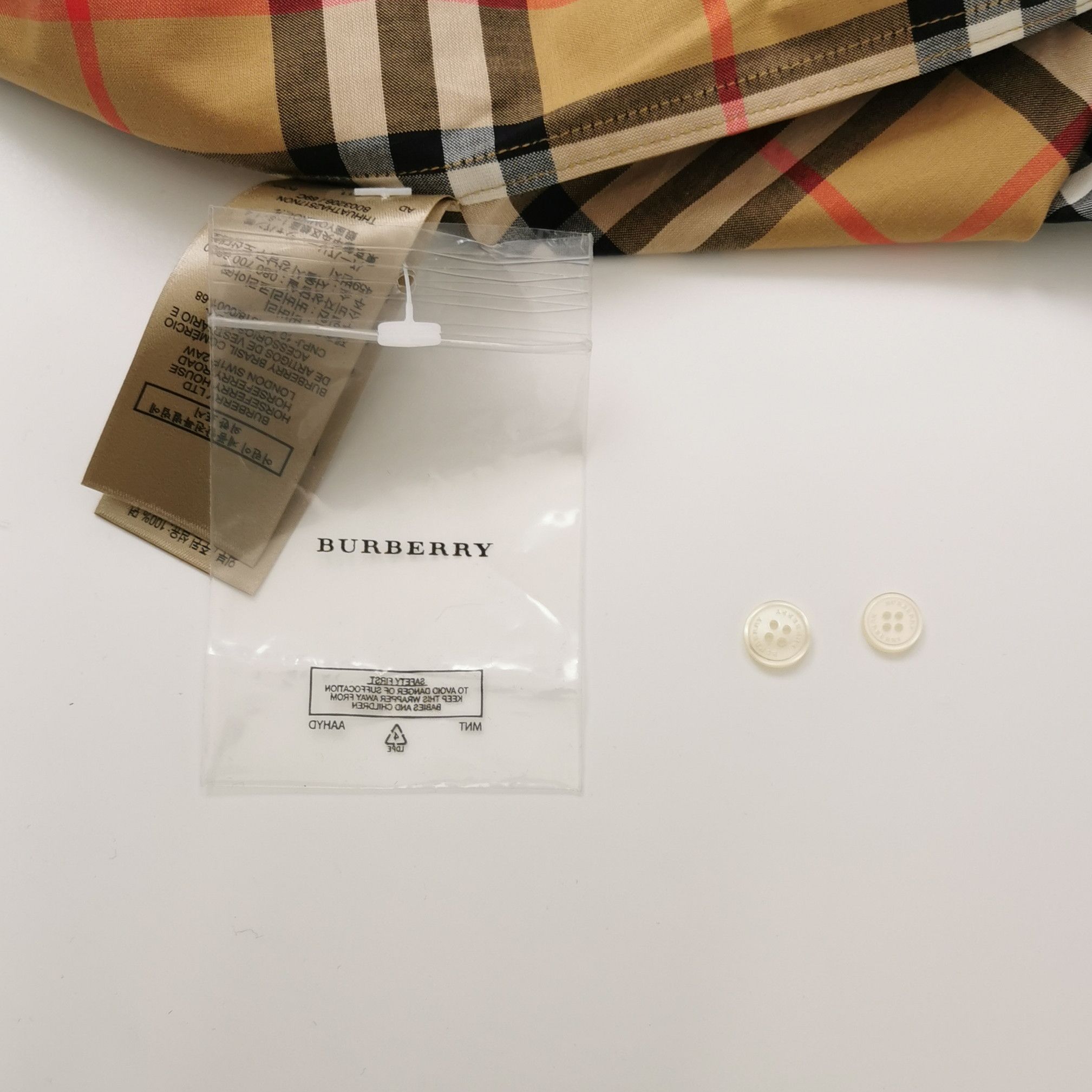 Burberry Burberry Women 2 Button Ups Size XS / US 0-2 / IT 36-38 - 4 Thumbnail