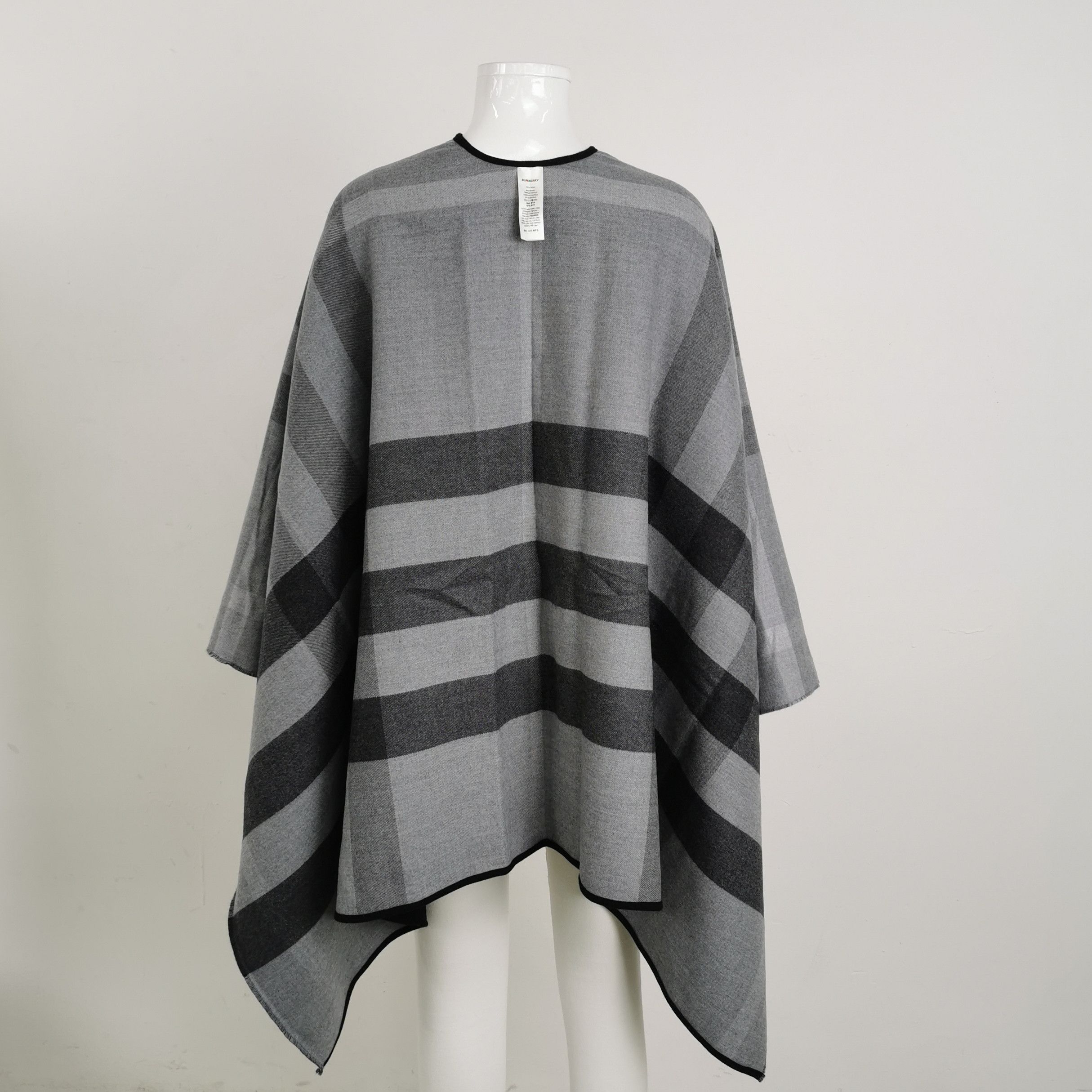 Burberry Burberry Women s Coats Size S / US 4 / IT 40 - 2 Thumbnail