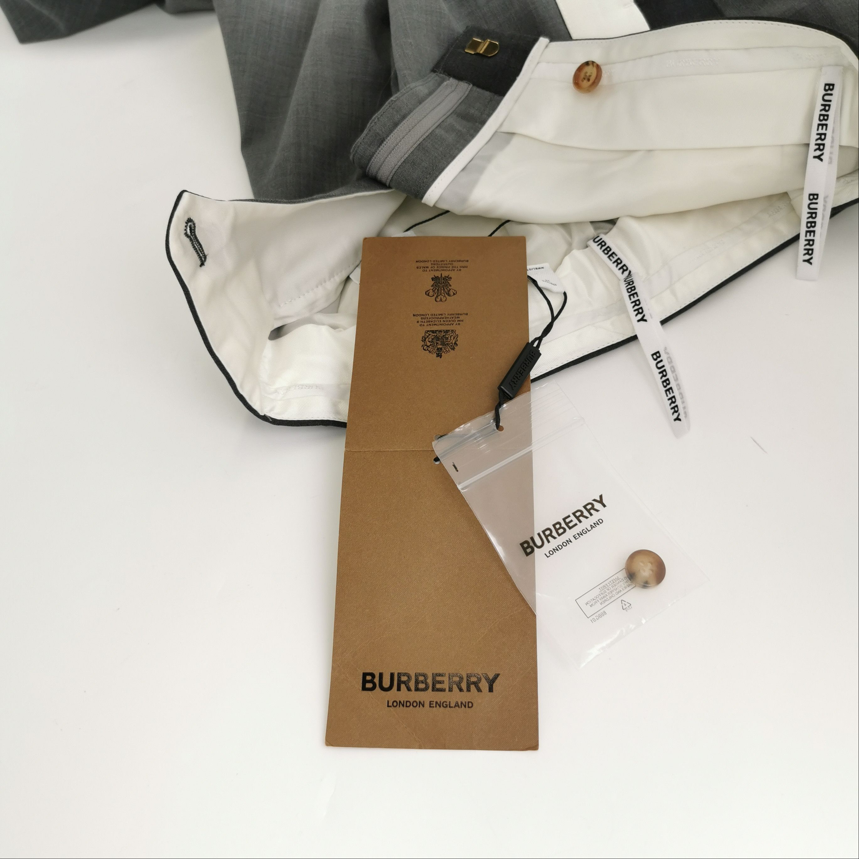 Burberry Burberry Women 26 Pants Size 26" / US 2 / IT 38 - 4 Thumbnail