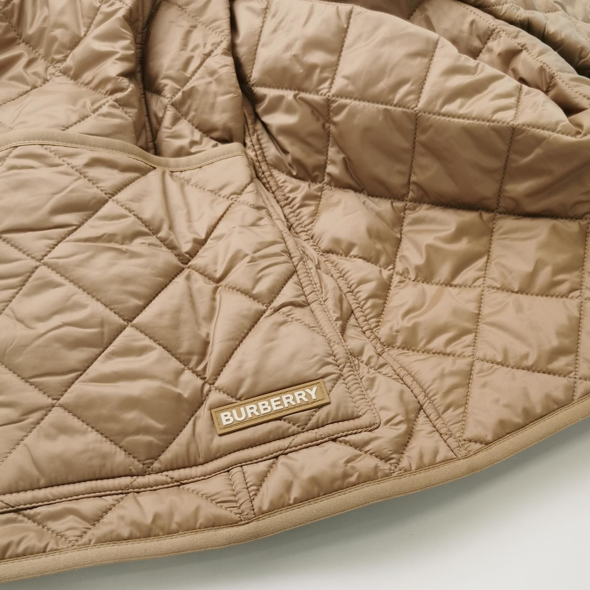 Burberry Burberry Women m Down Jackets Size M / US 6-8 / IT 42-44 - 3 Thumbnail