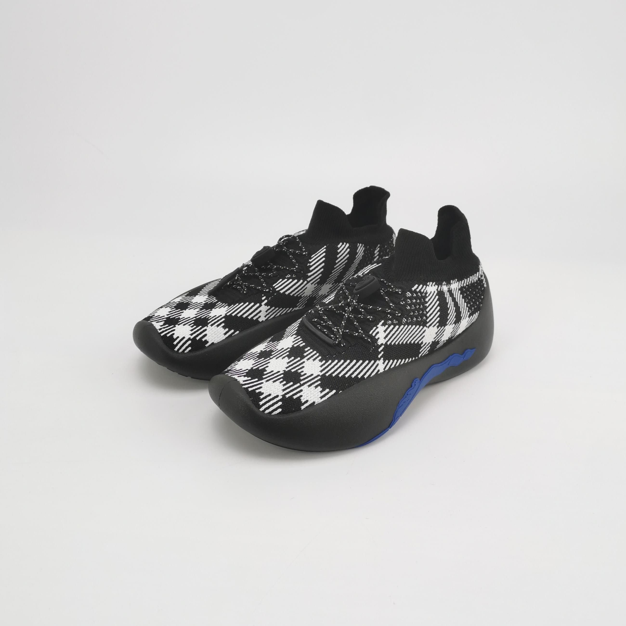 Burberry Burberry Women 6 Lowtop Sneakers Size US 6 / IT 36 - 2 Thumbnail