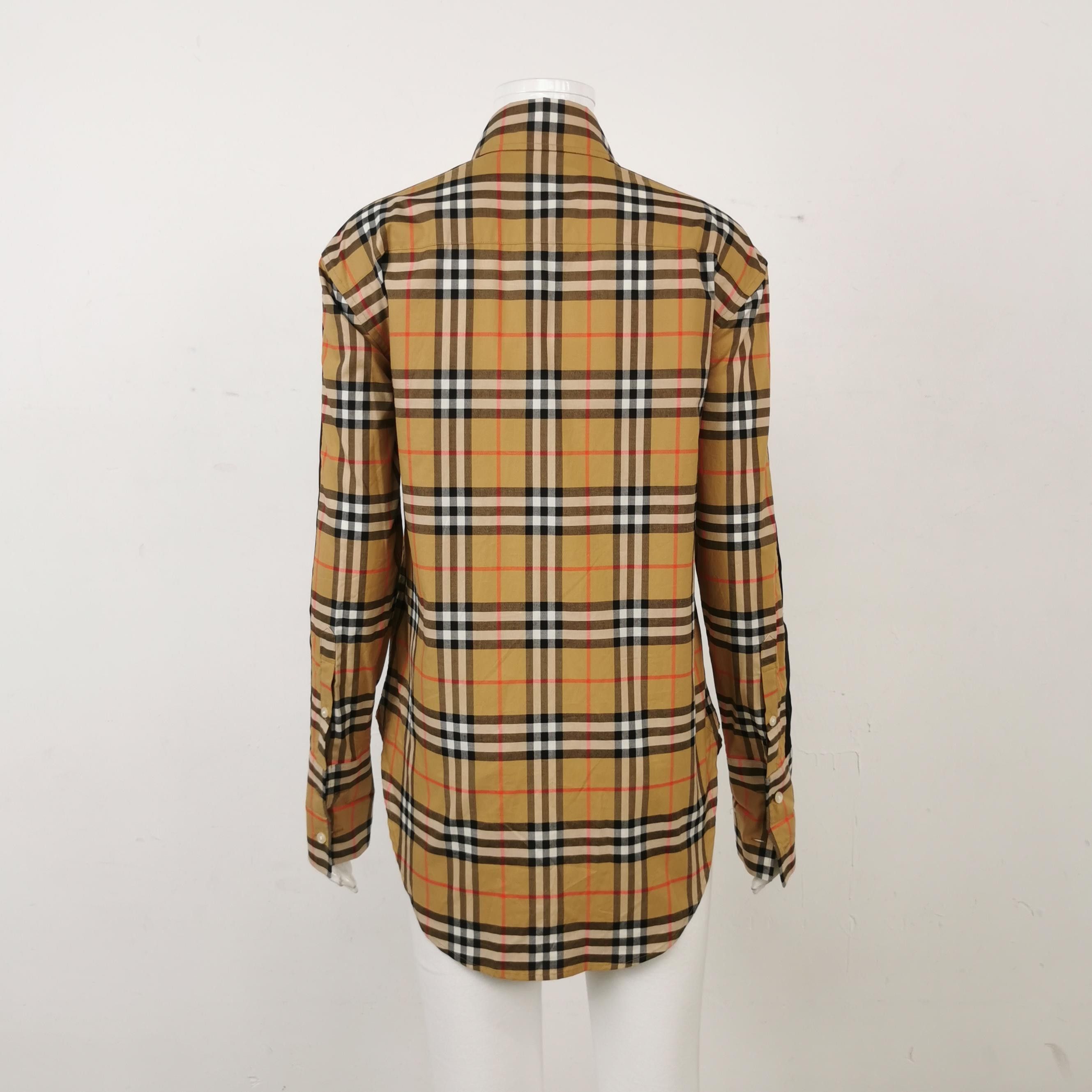Burberry Burberry Women 2 Button Ups Size XS / US 0-2 / IT 36-38 - 2 Thumbnail