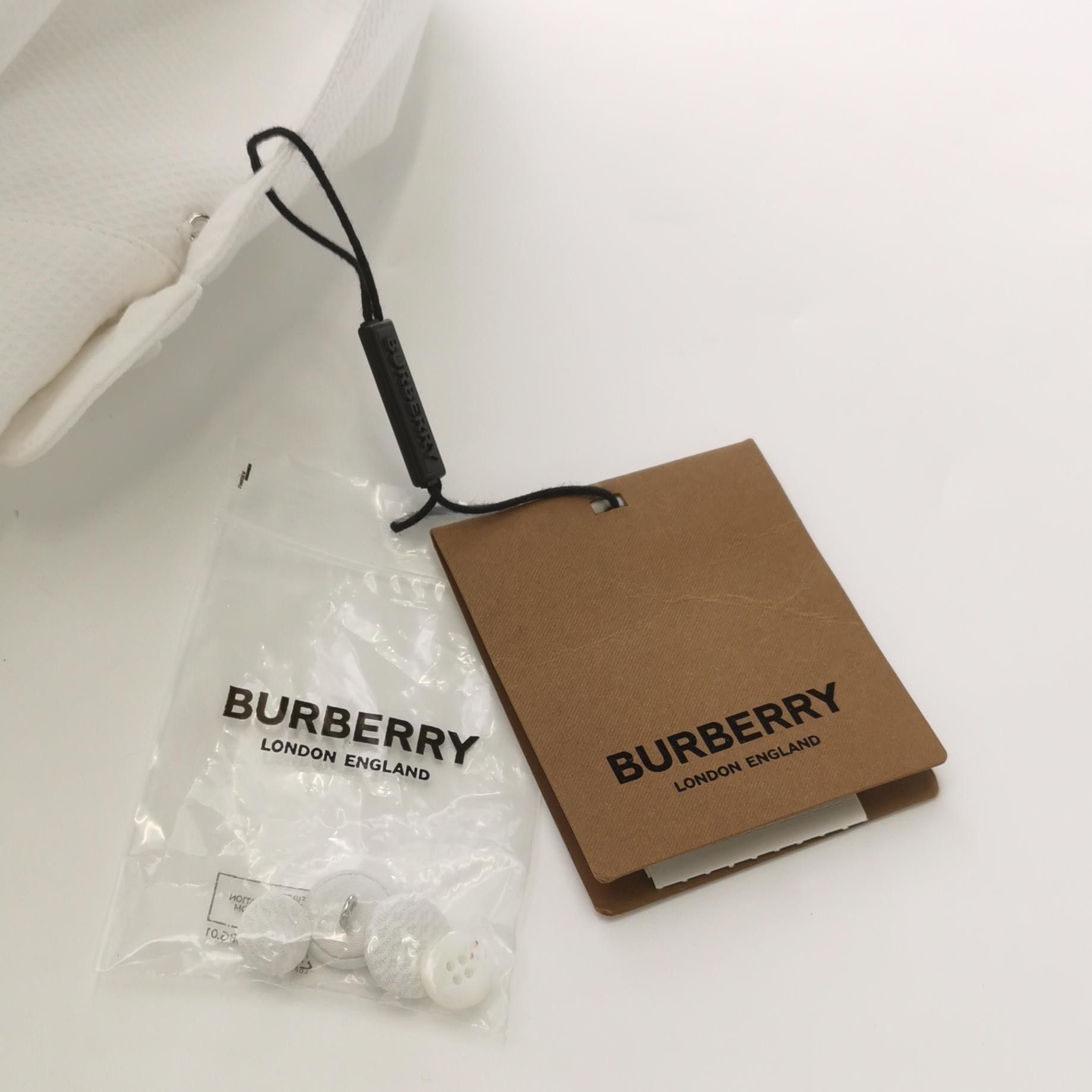 Burberry Burberry Women m Button Ups Size M / US 6-8 / IT 42-44 - 4 Thumbnail