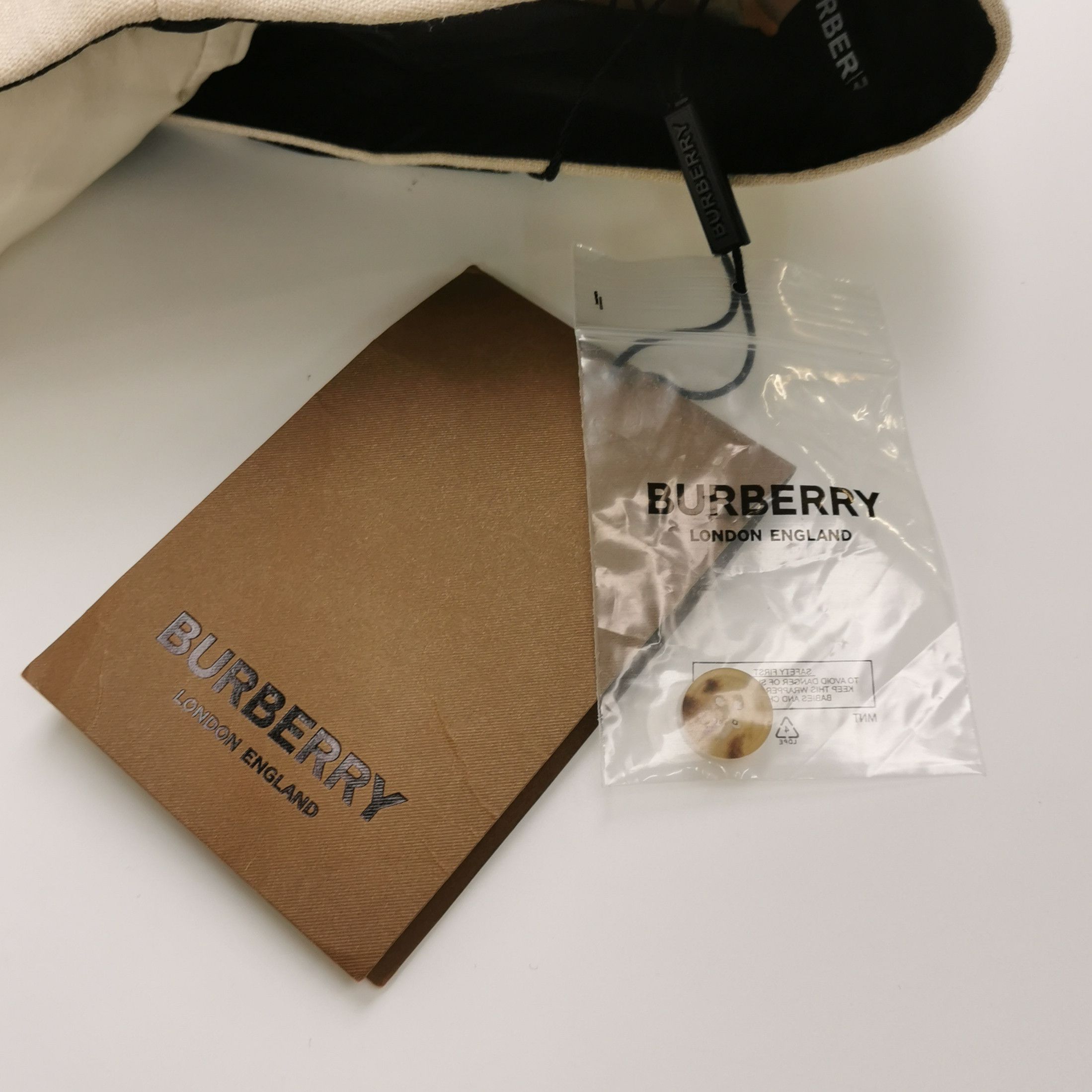 Burberry Burberry Women 2 Pants Size 26" / US 2 / IT 38 - 5 Thumbnail