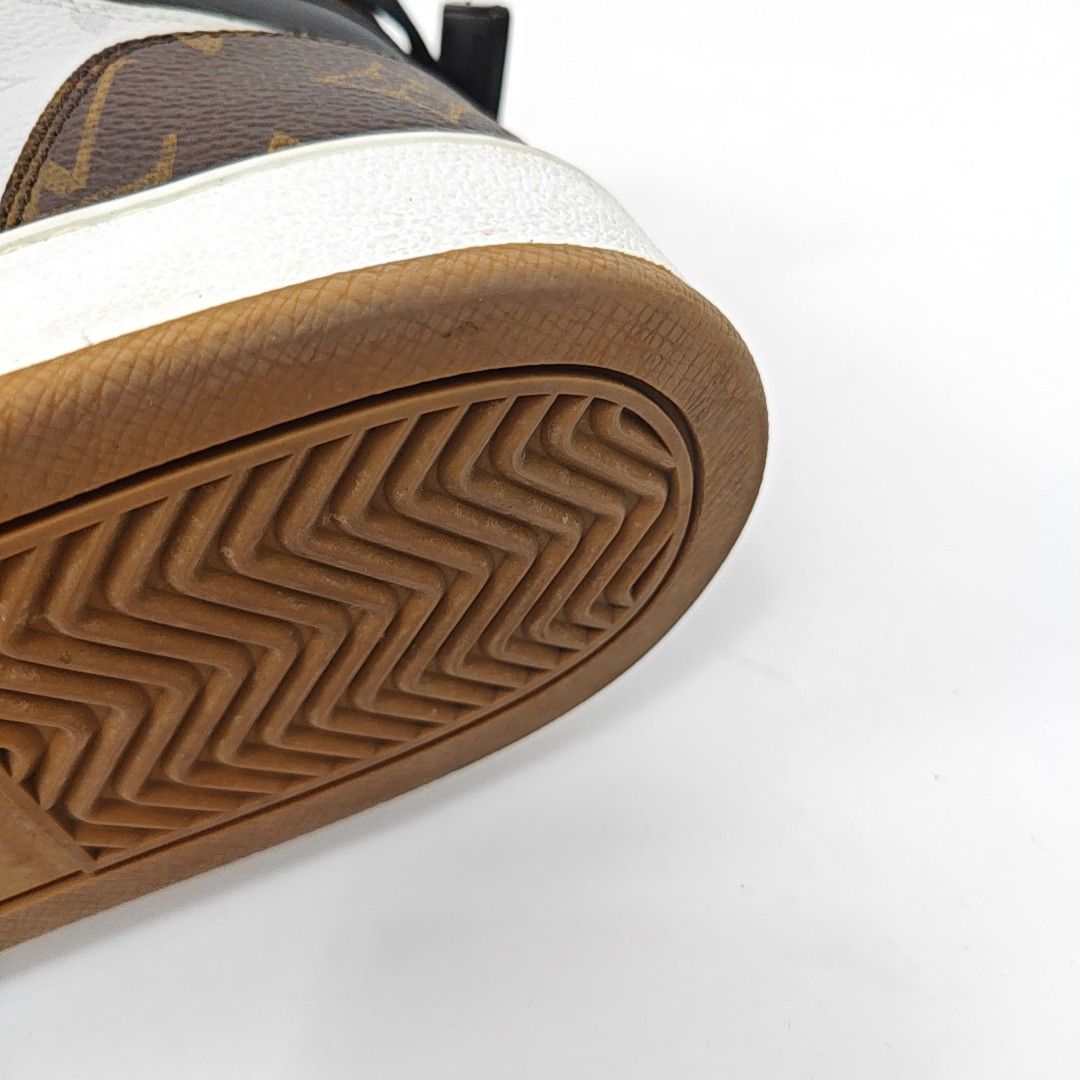 Louis Vuitton Louis Vuitton Monogram Hi-Top Sneakers Size 7.5 Size US 7.5 / EU 40-41 - 13 Thumbnail