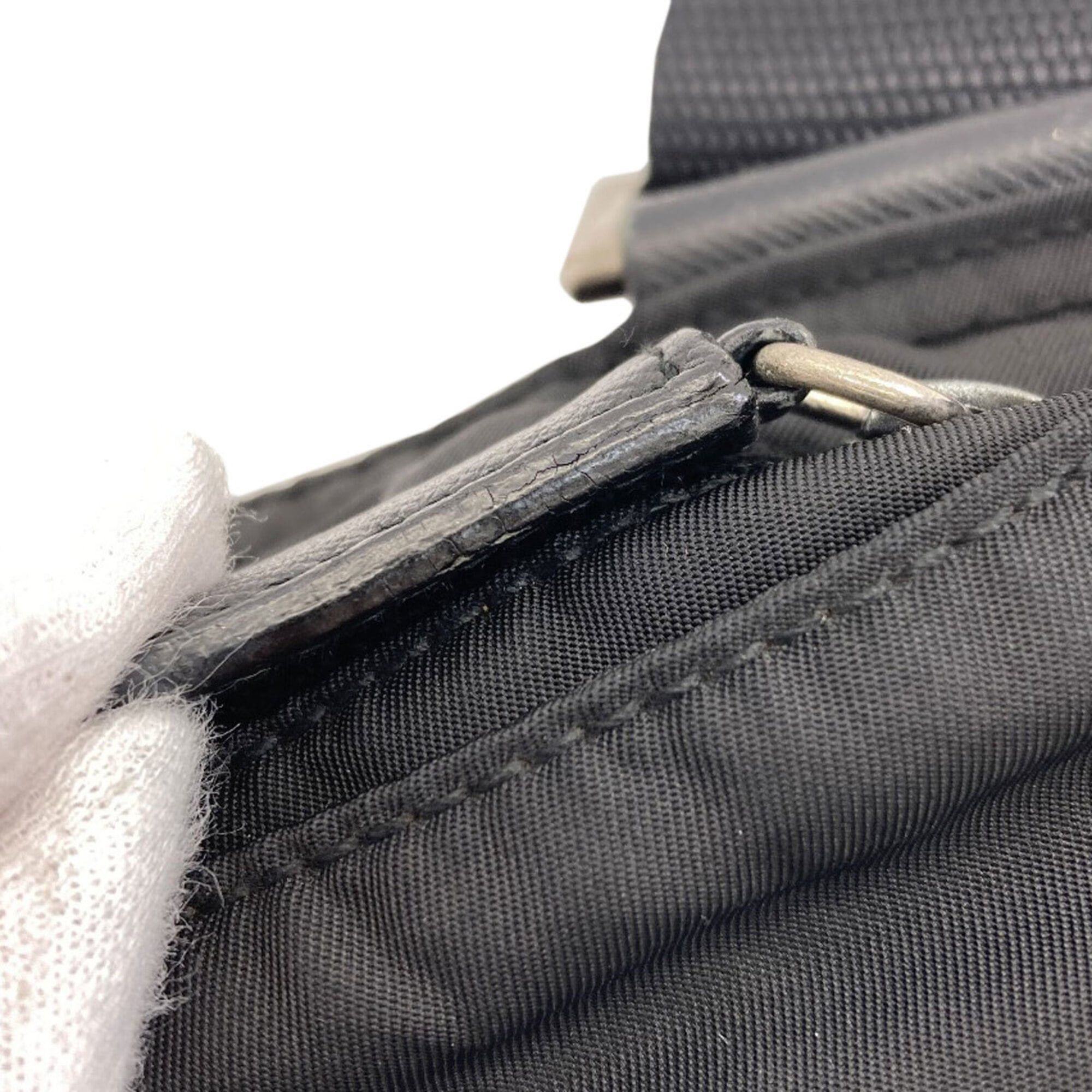 Prada Prada logo hardware shoulder bag, nylon material, women's. Size ONE SIZE - 12 Thumbnail