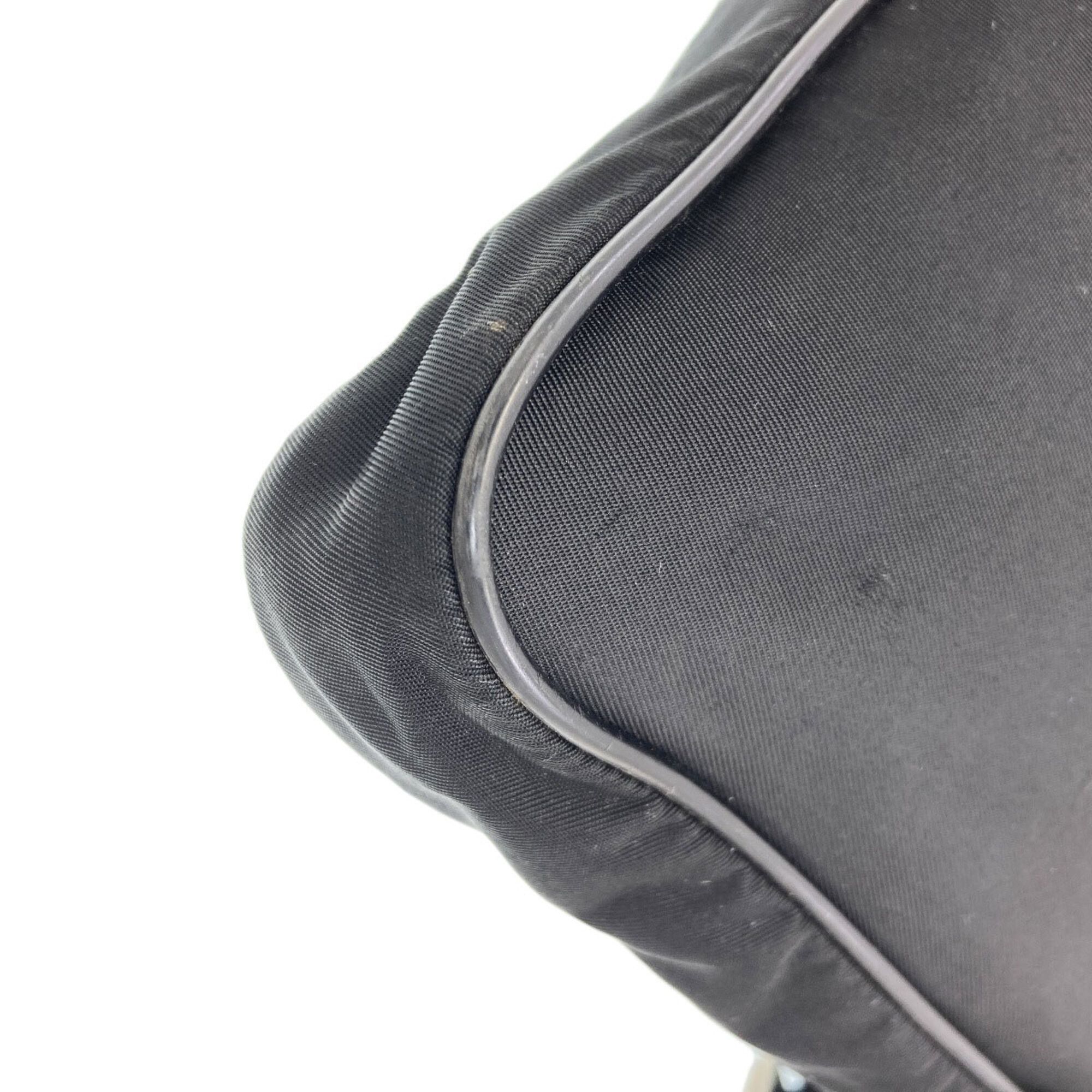 Prada Prada logo hardware shoulder bag, nylon material, women's. Size ONE SIZE - 20 Thumbnail