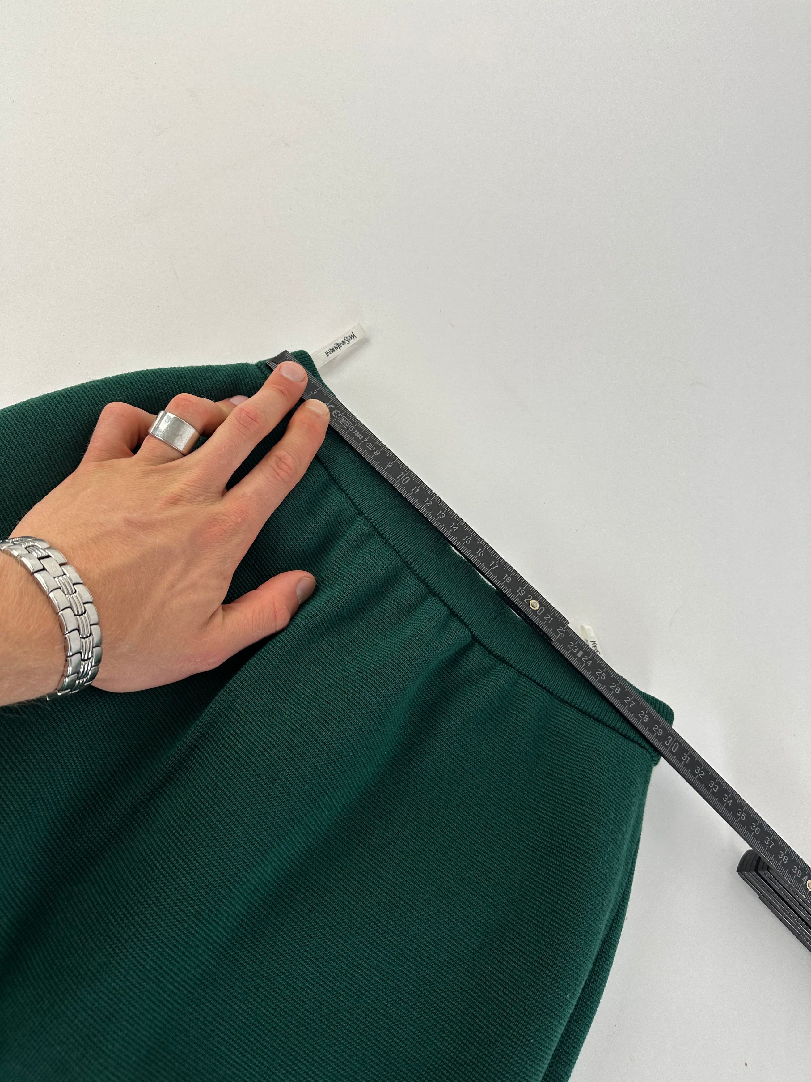 Yves Saint Laurent Vintage Forest Green Wool Pencil Skirt Size 30" / US 8 / IT 44 - 9 Thumbnail