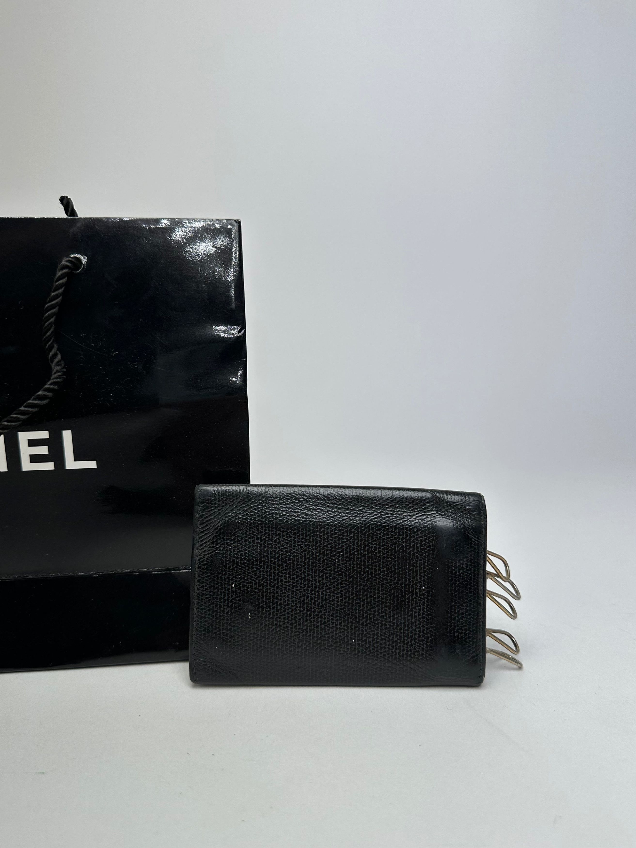 Chanel Vintage CC Logo Caviar Leather Key Holder Black Size ONE SIZE - 12 Thumbnail