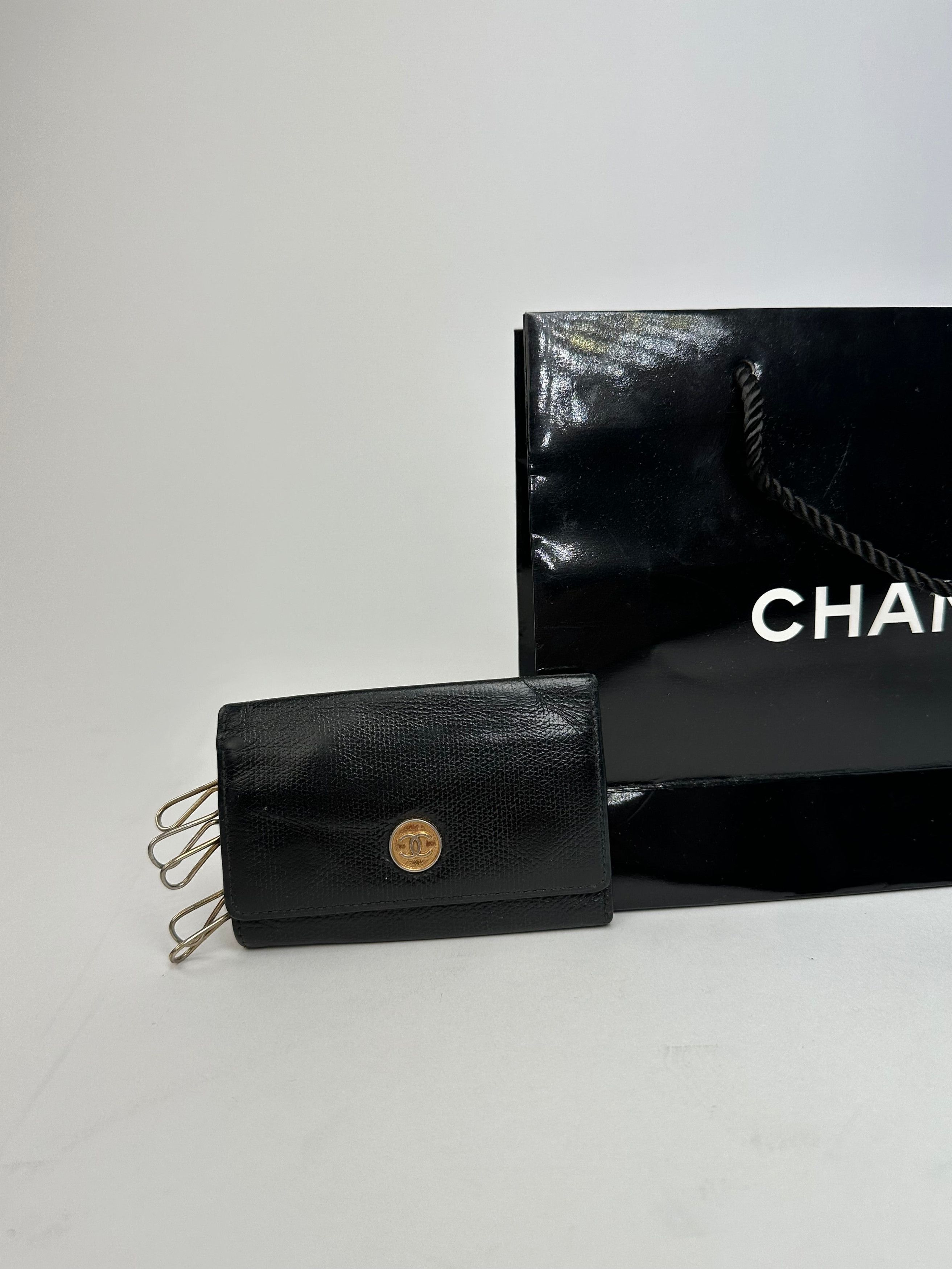 Chanel Vintage CC Logo Caviar Leather Key Holder Black Size ONE SIZE - 8 Thumbnail