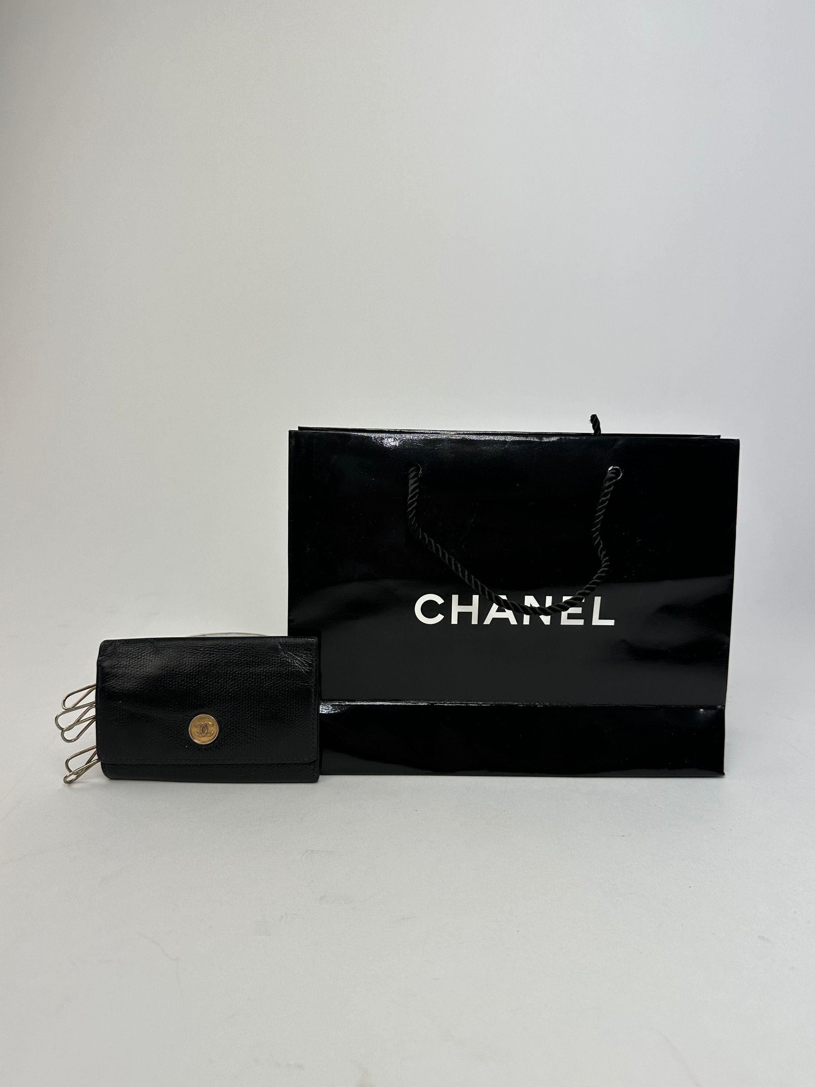 Chanel Vintage CC Logo Caviar Leather Key Holder Black Size ONE SIZE - 11 Thumbnail