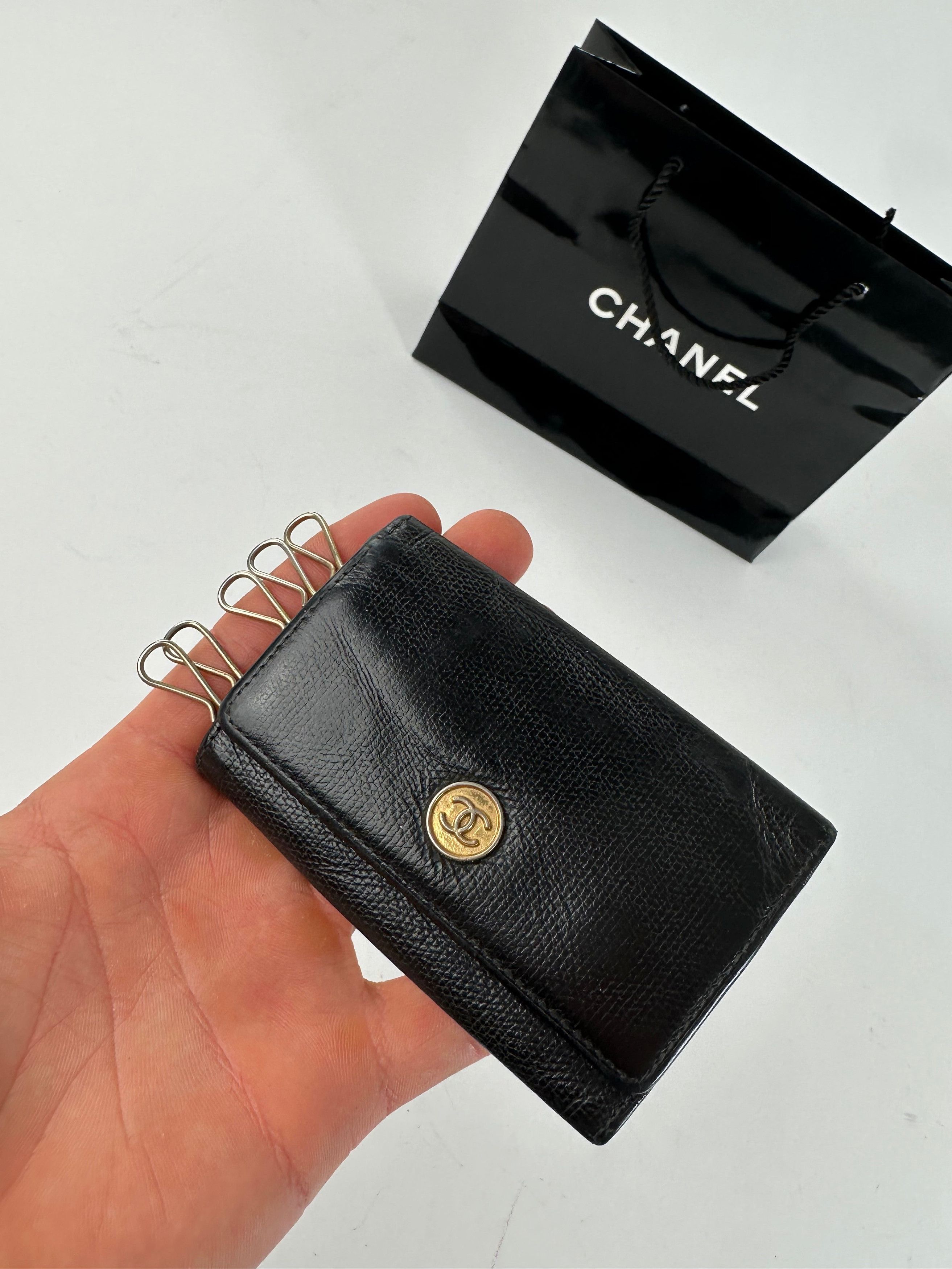 Chanel Vintage CC Logo Caviar Leather Key Holder Black Size ONE SIZE - 6 Thumbnail