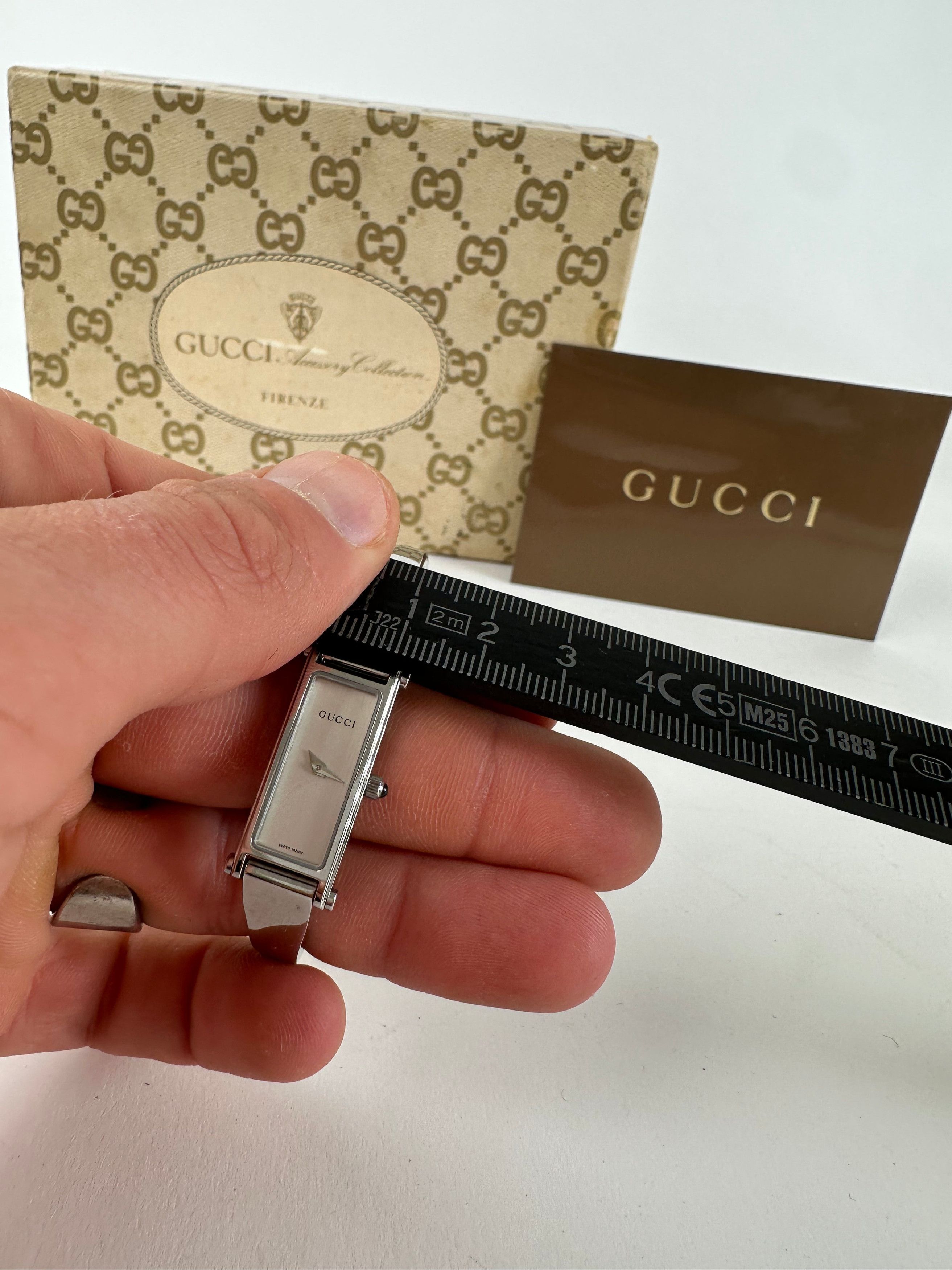 Gucci Vintage Silver-Tone Bangle Ladies Watch Model 1500L Size ONE SIZE - 9 Thumbnail