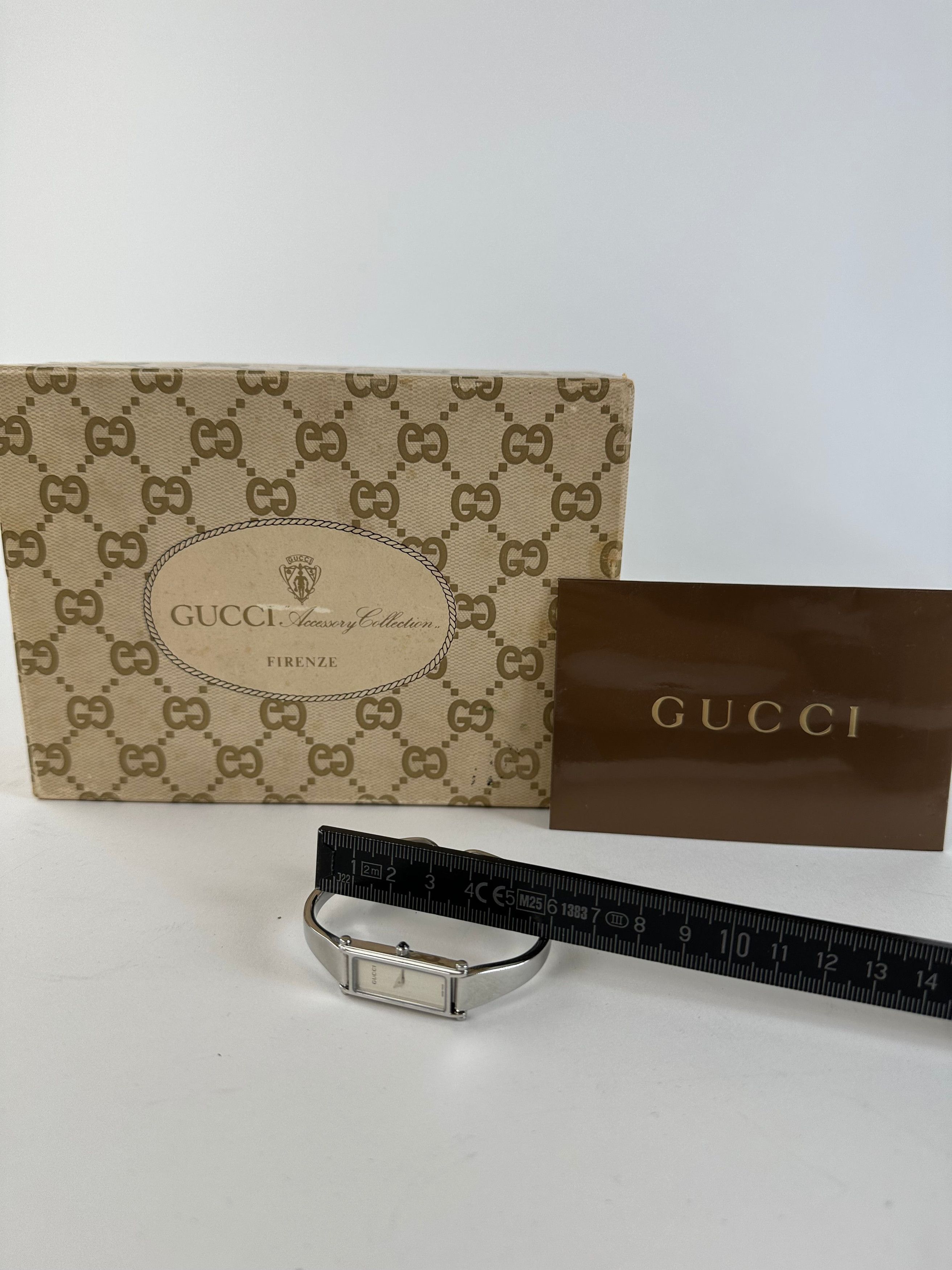 Gucci Vintage Silver-Tone Bangle Ladies Watch Model 1500L Size ONE SIZE - 8 Thumbnail