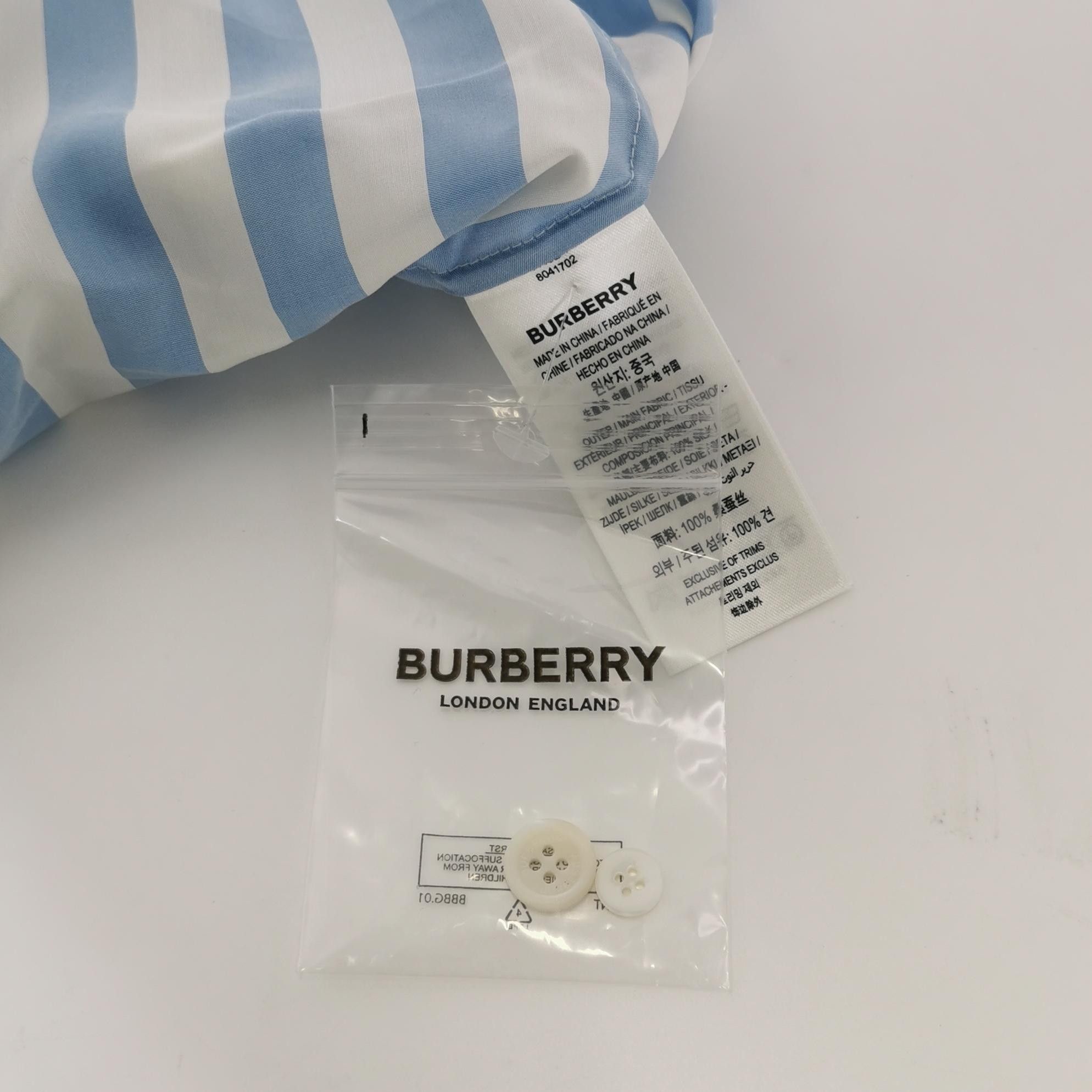 Burberry Burberry Women 2 Button Ups Size XS / US 0-2 / IT 36-38 - 4 Thumbnail