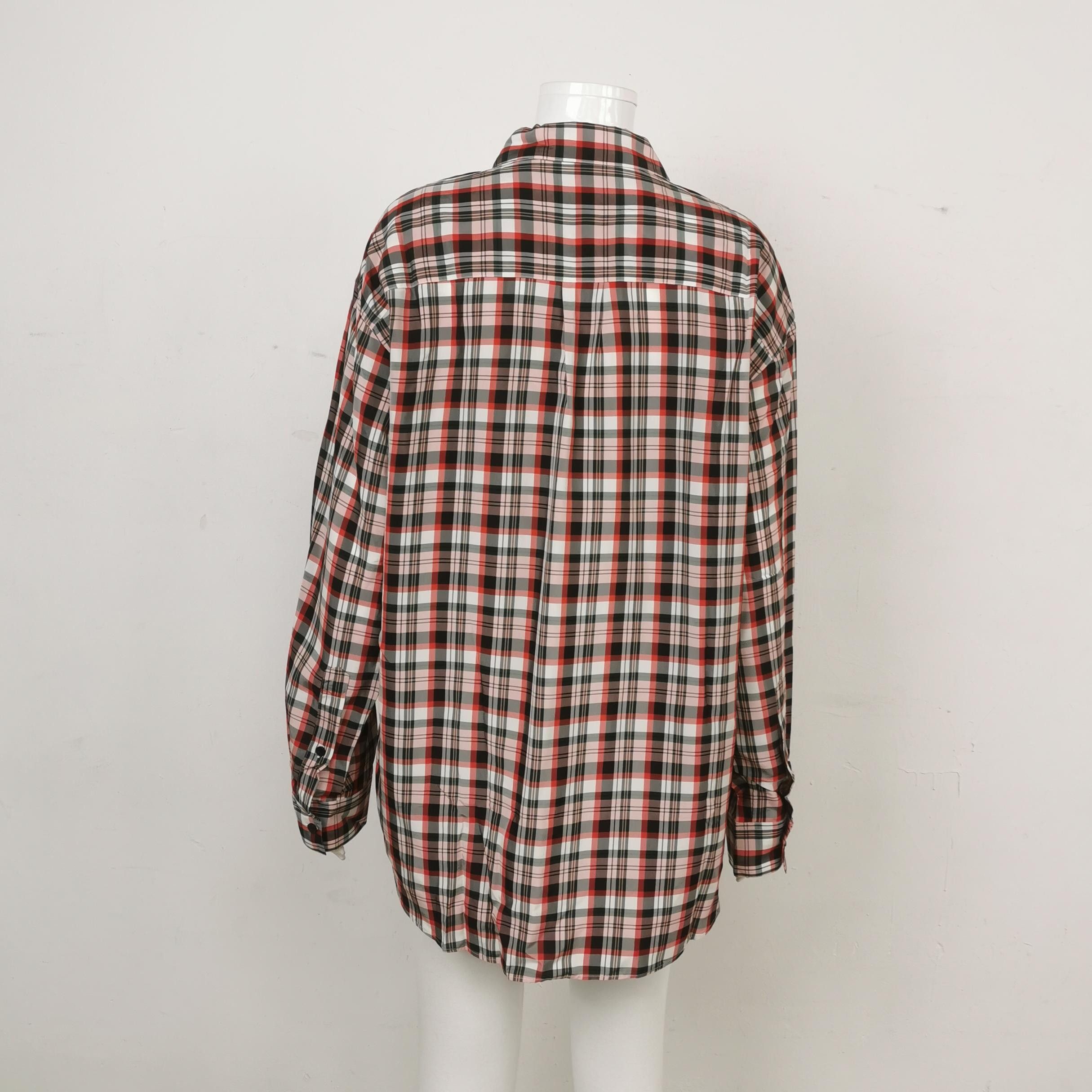 Burberry Burberry Women s Button Ups Size S / US 4 / IT 40 - 2 Thumbnail