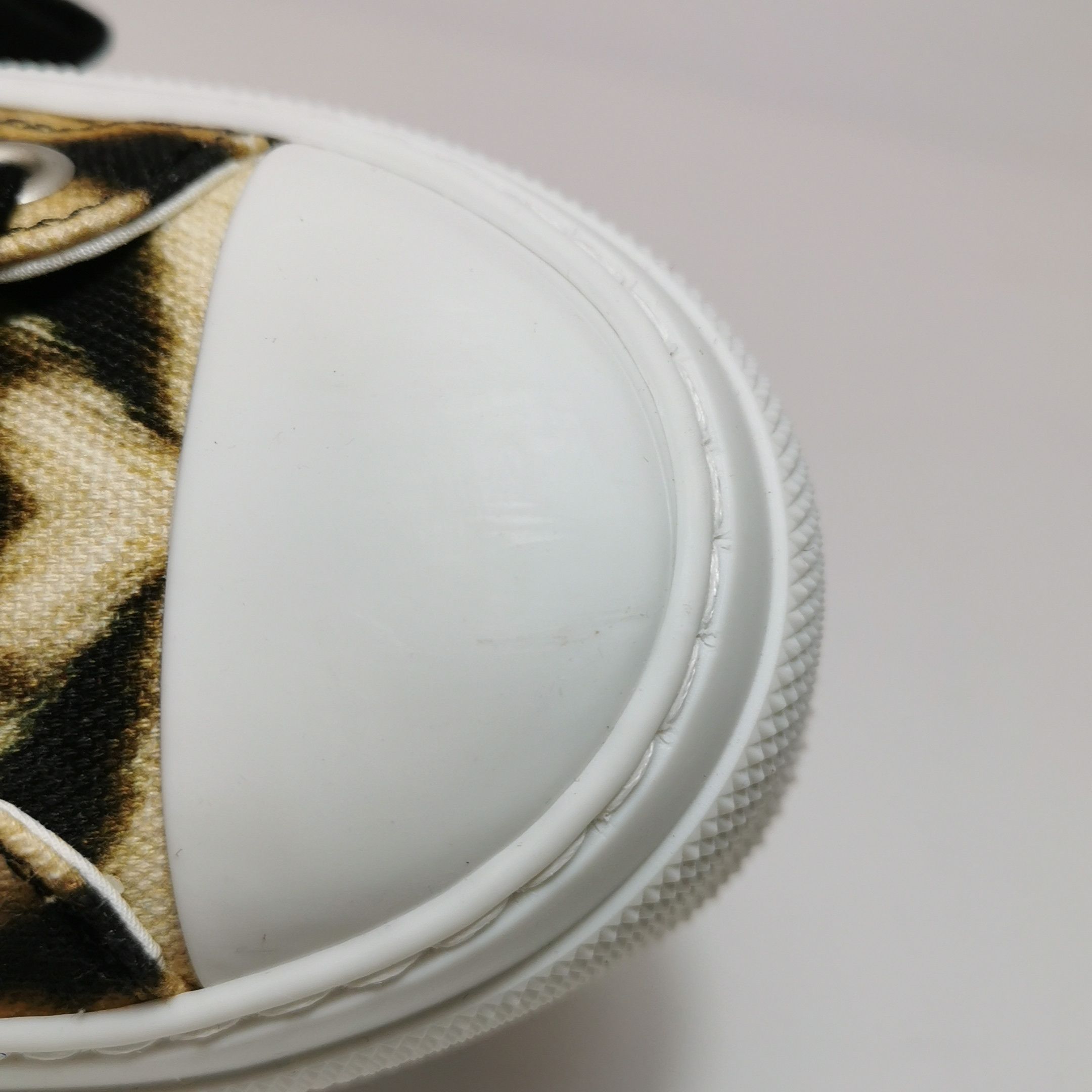 Burberry Burberry Women 7 Lowtop Sneakers Size US 7 / IT 37 - 7 Thumbnail
