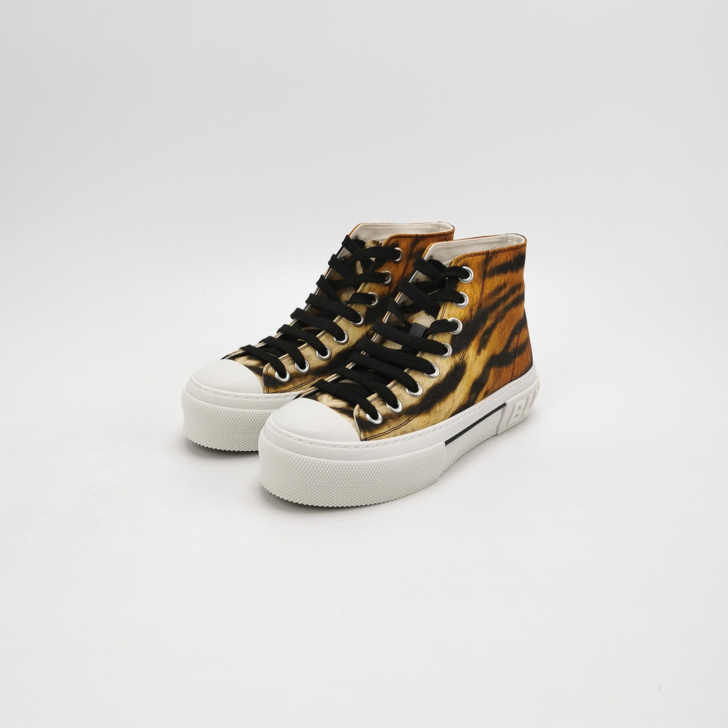 Burberry Burberry Women 7 Lowtop Sneakers Size US 7 / IT 37 - 2 Thumbnail