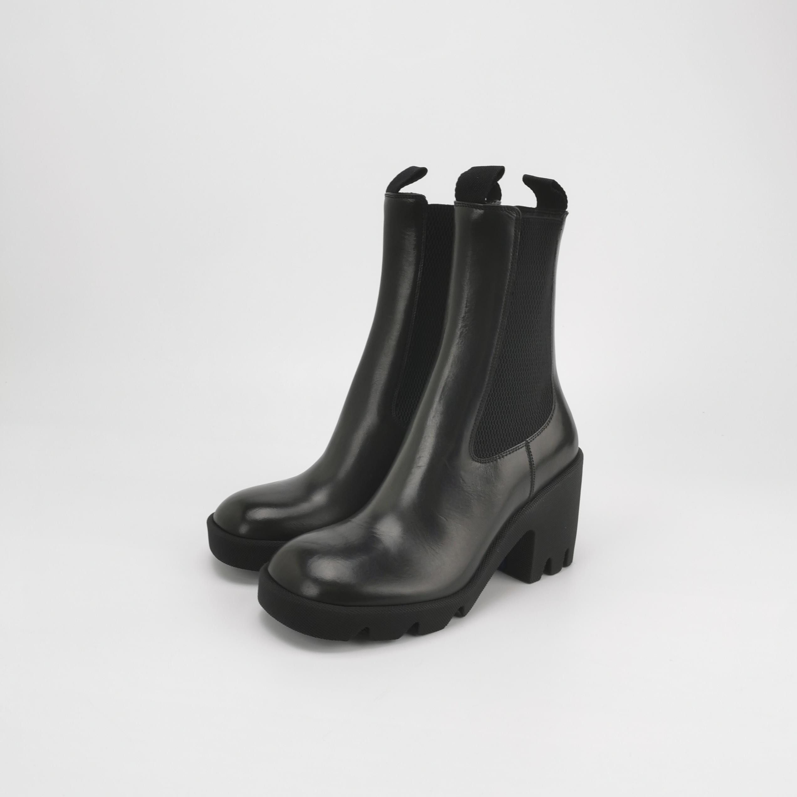 Burberry Burberry Women 5 Boots Size US 5 / IT 35 - 2 Thumbnail