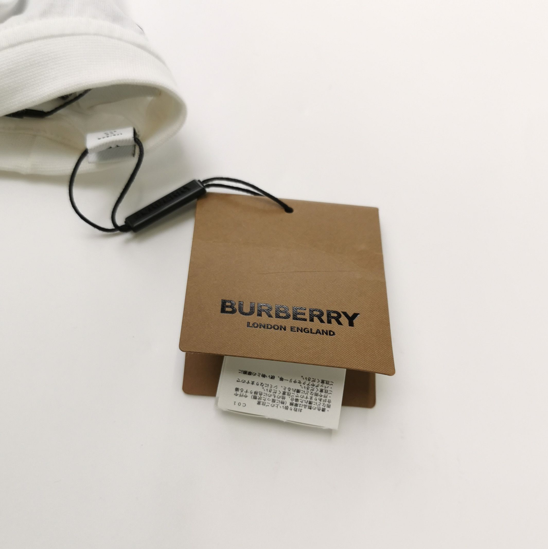 Burberry Burberry Women m Short Sleeve Shirts Size M / US 6-8 / IT 42-44 - 3 Thumbnail