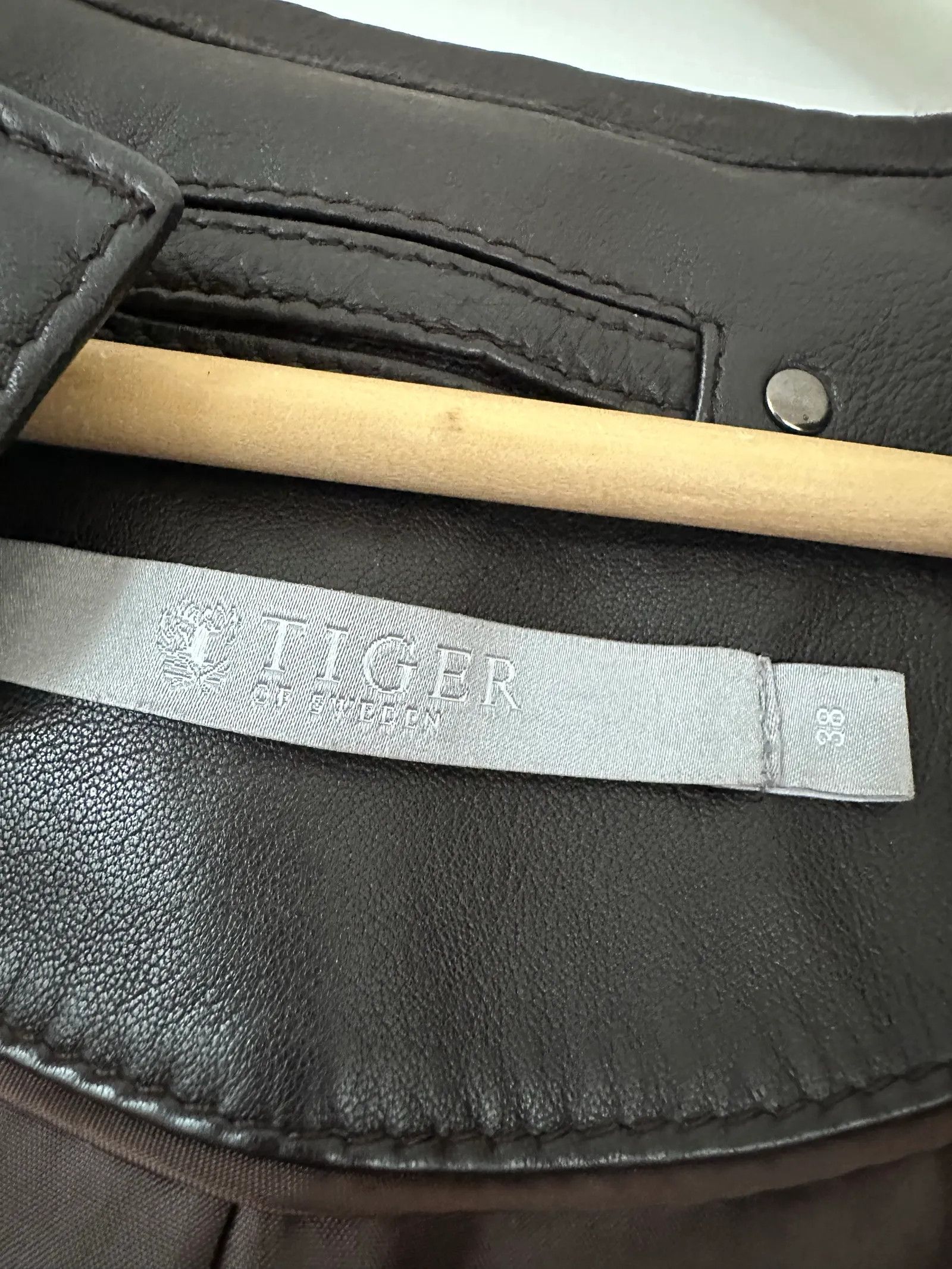 Tiger of Sweden Tiger of Sweden Cherry Leather Jacket Size S / US 4 / IT 40 - 2 Thumbnail