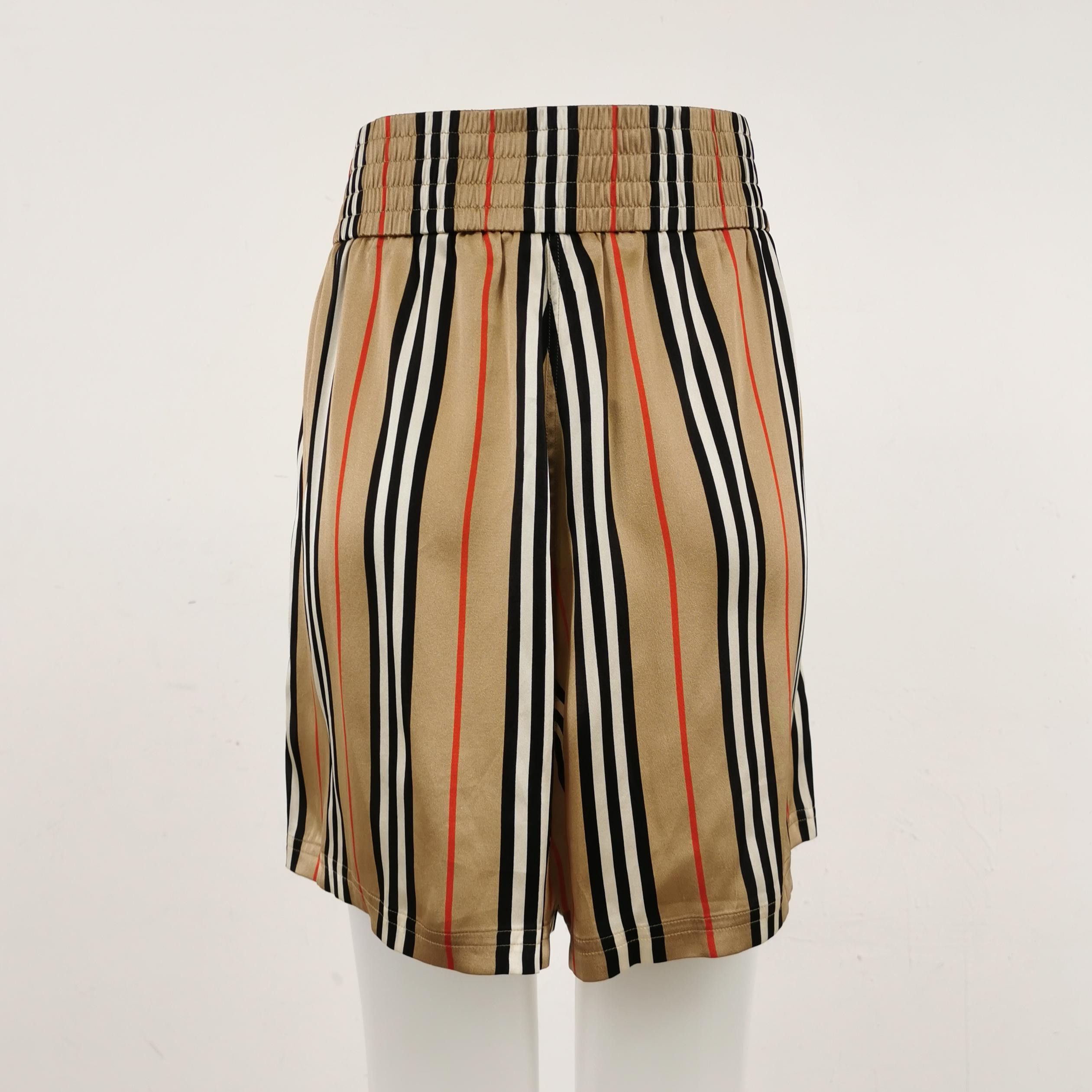 Burberry Burberry Women 28 Shorts Size 28" / US 6 / IT 42 - 2 Thumbnail