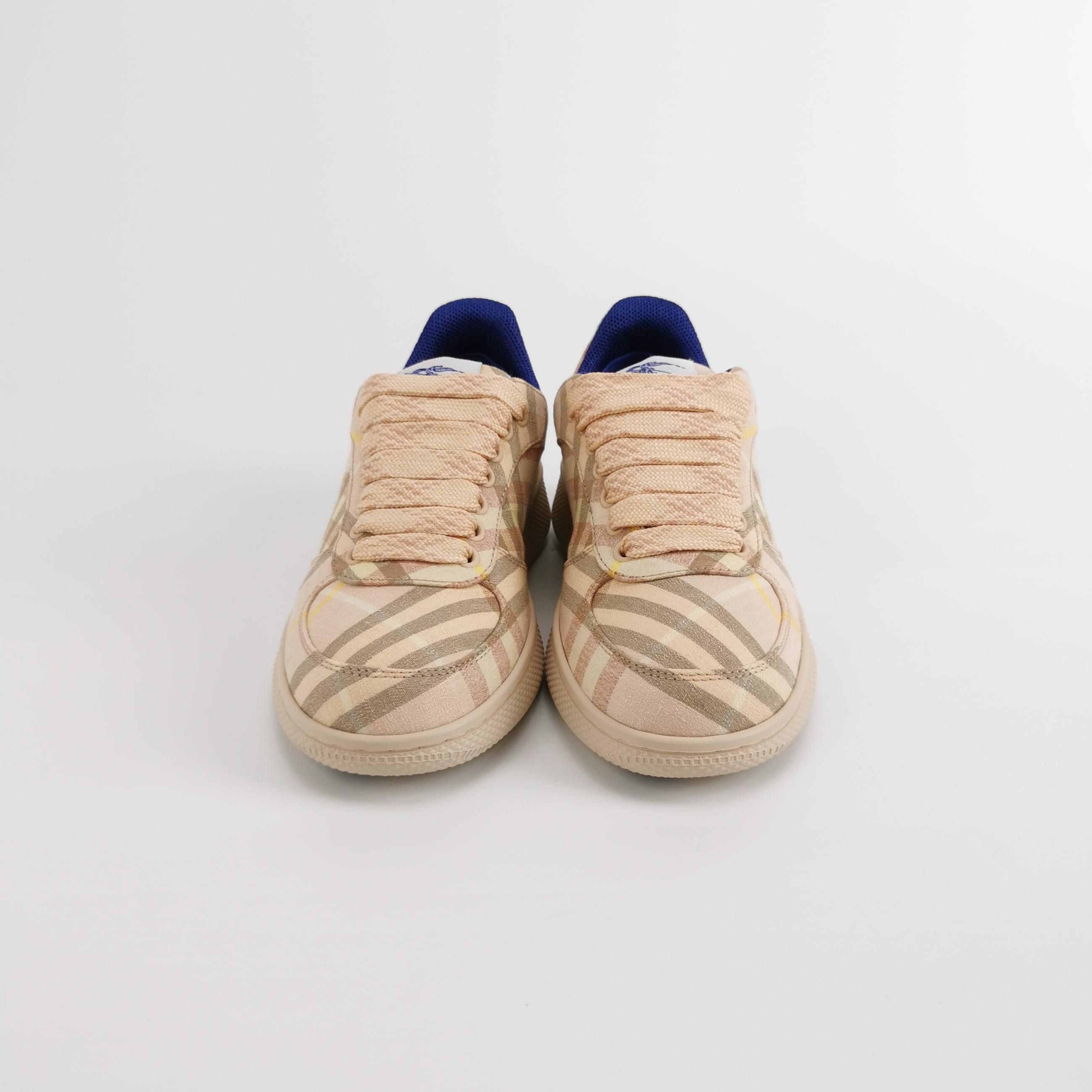 Burberry Burberry Women 5 Lowtop Sneakers Size US 5 / IT 35 - 3 Thumbnail