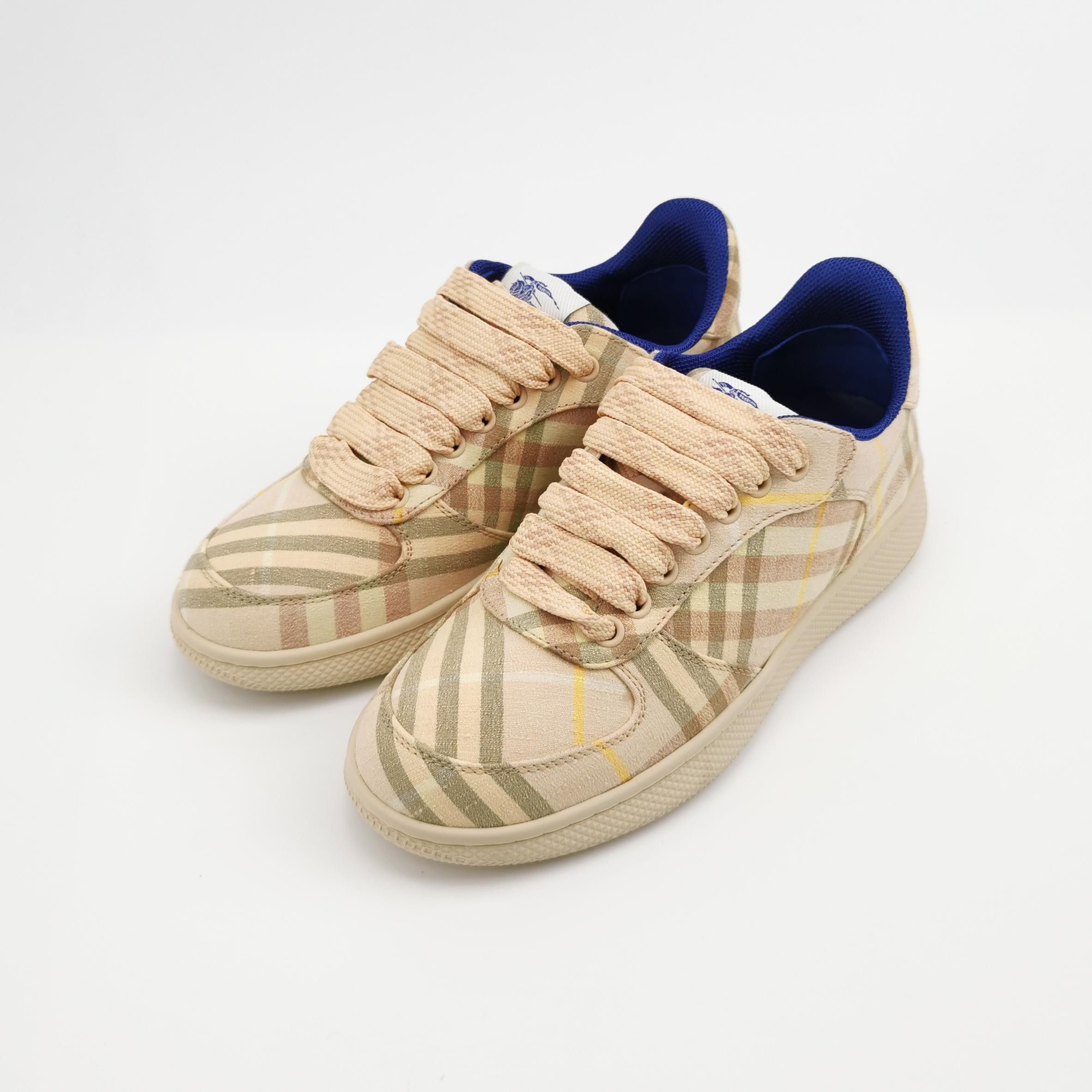 Burberry Burberry Women 7 Lowtop Sneakers Size US 7 / IT 37 - 2 Thumbnail