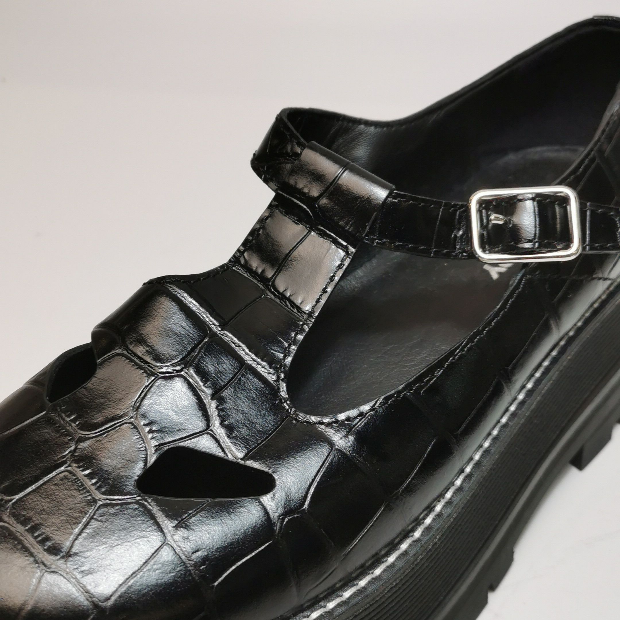 Burberry Burberry Women 9 Lowtop Sneakers Size US 9 / IT 39 - 12 Thumbnail