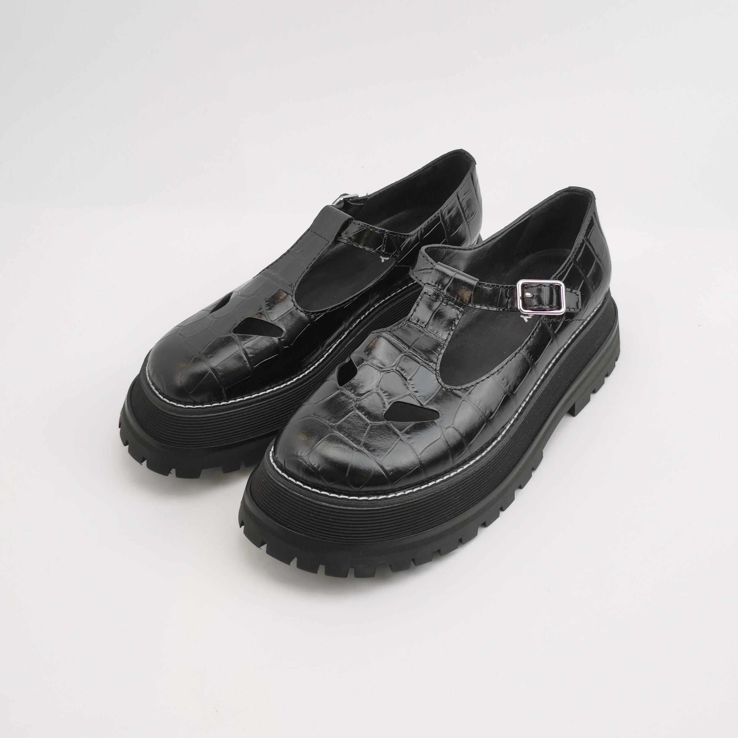 Burberry Burberry Women 9 Lowtop Sneakers Size US 9 / IT 39 - 2 Thumbnail