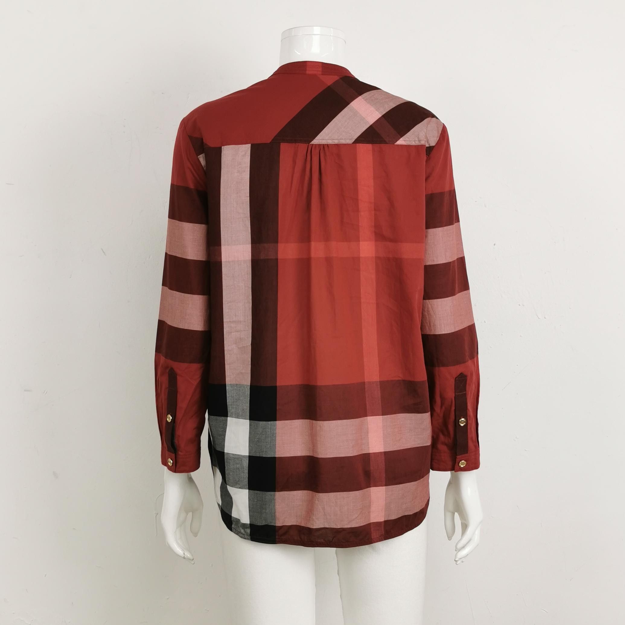 Burberry Burberry Women s Button Ups Size S / US 4 / IT 40 - 2 Thumbnail