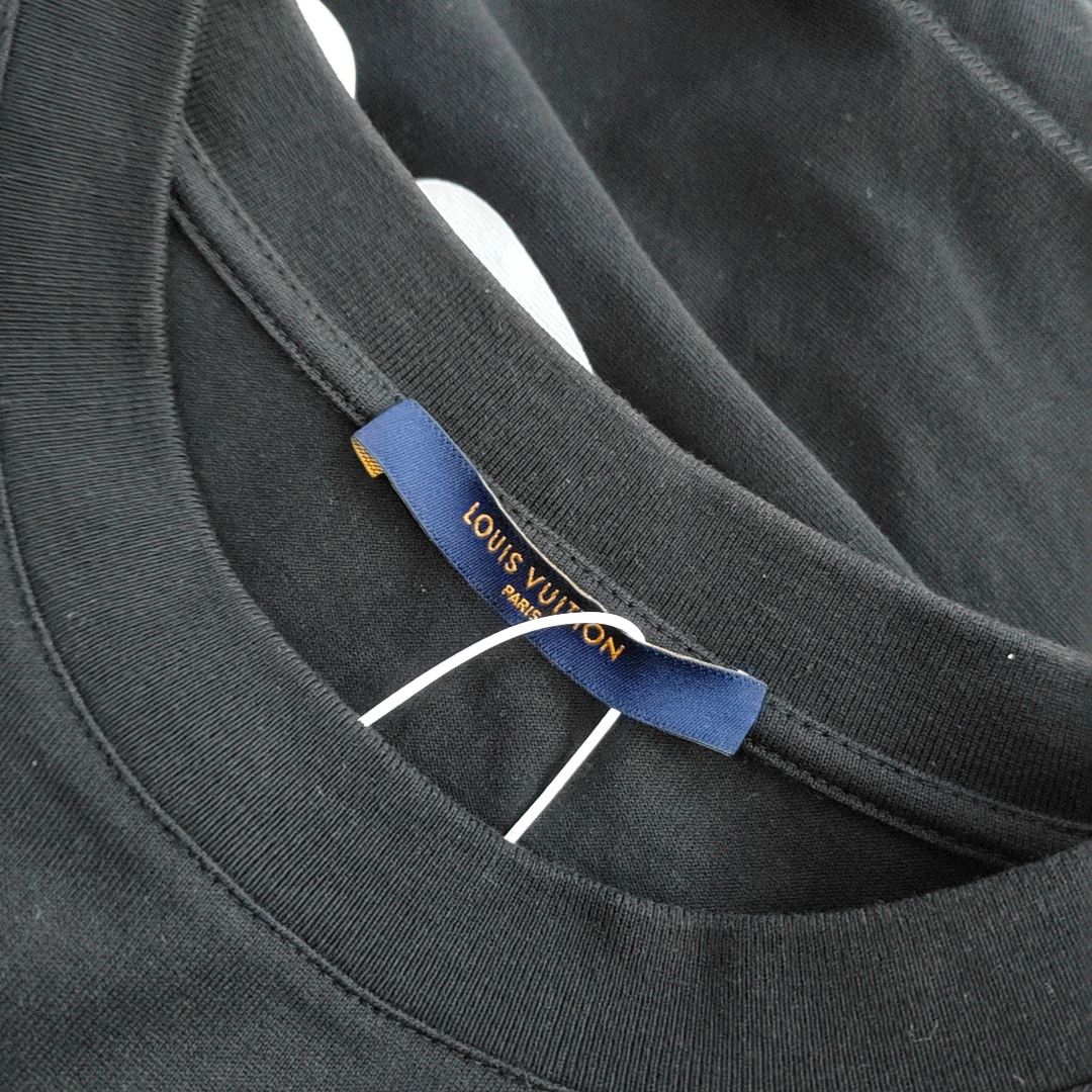 Louis Vuitton Louis Vuitton Graphic Logo T-Shirt Size US S Size US S / EU 44-46 / 1 - 5 Thumbnail