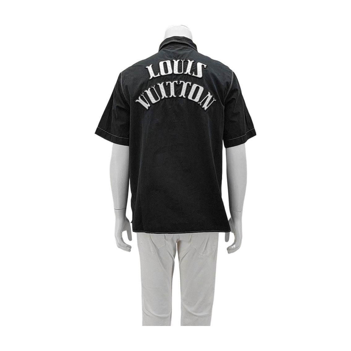 Louis Vuitton Louis Vuitton Logo Patch Short Sleeve Shirt L Size US L / EU 52-54 / 3 - 2 Thumbnail