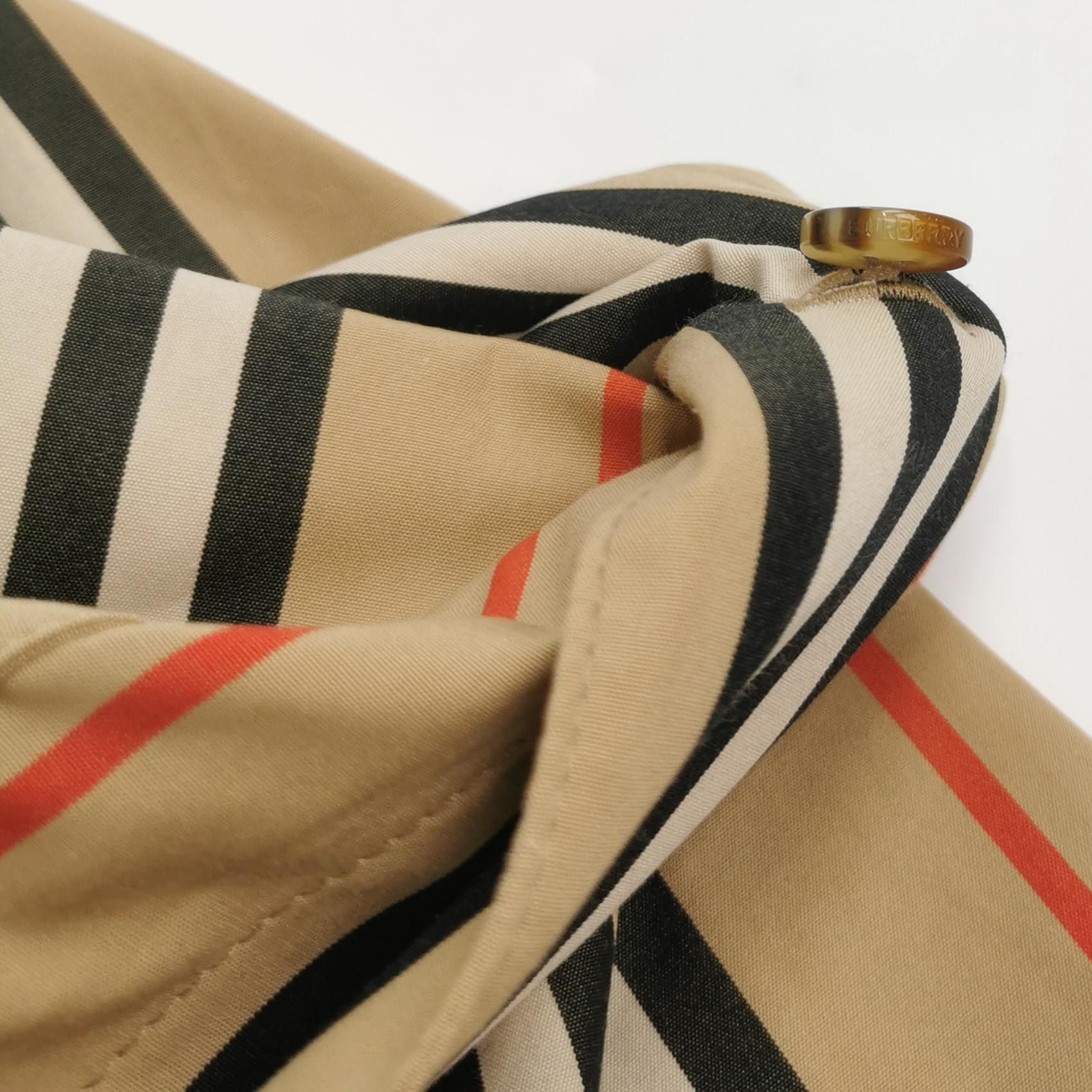 Burberry Burberry Women s Button Ups Size S / US 4 / IT 40 - 3 Thumbnail